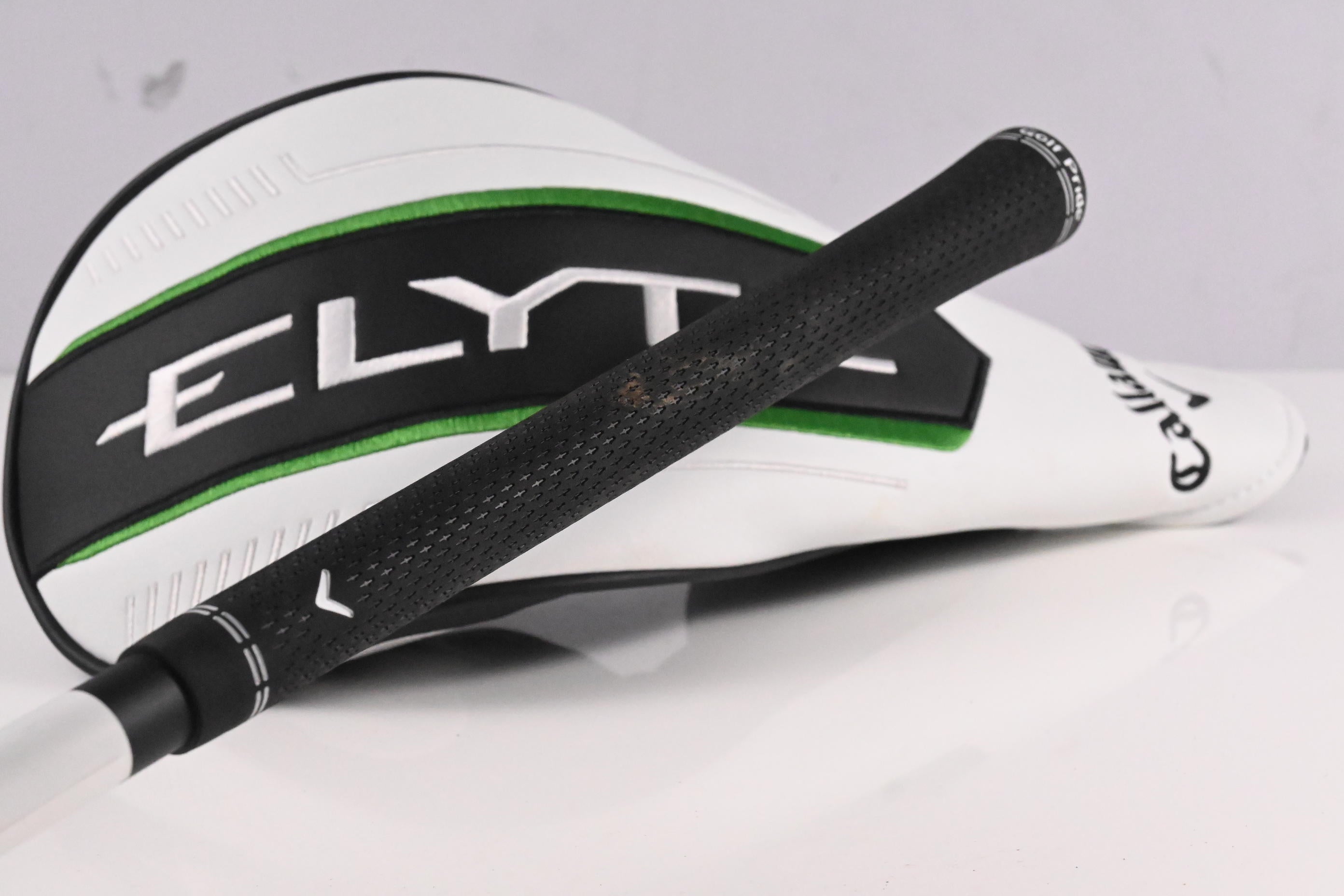 Callaway Elyte Driver / 9 Degree / Regular Flex Vanquish 4 Shaft