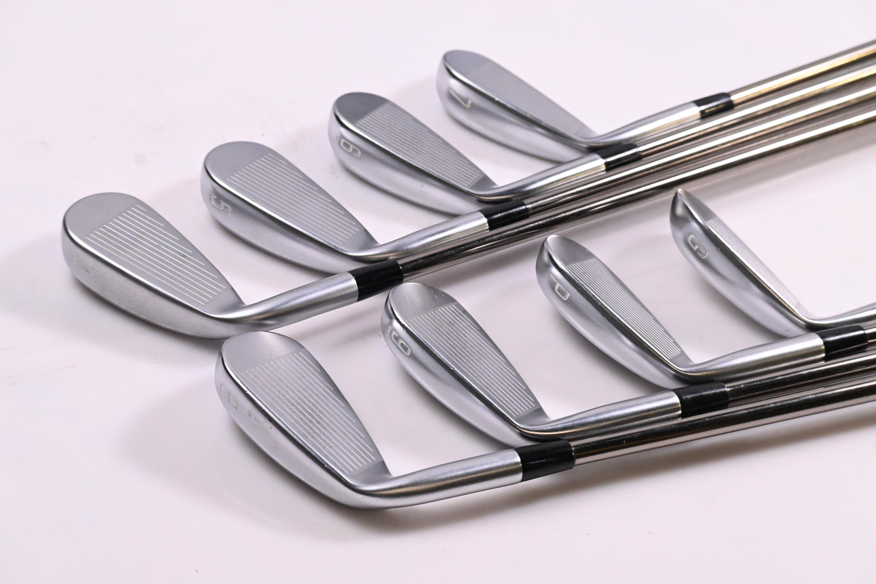 Mizuno JPX 923 Hot Metal Irons / 4-PW+GW / Senior Flex UST Recoil ESX 460 Shafts