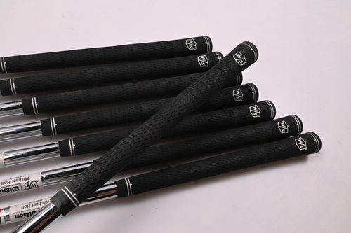 Wilson D9 Forged Irons / 4-PW+GW / UniFlex KBS MAX UltraLite Shafts