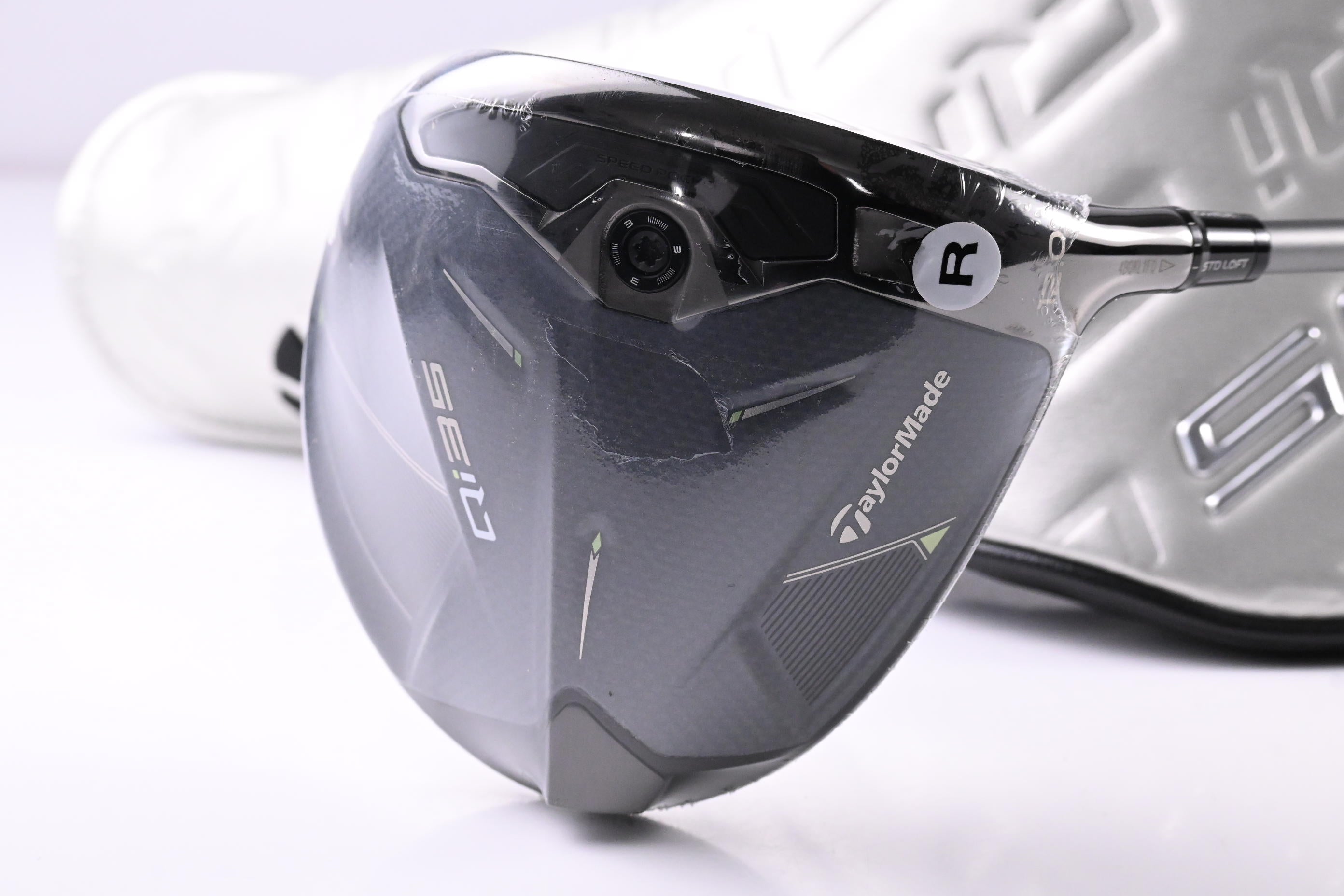 Taylormade Qi35 Driver / 12 Degree / Regular Flex Fujikura Airspeeder 50 Shaft