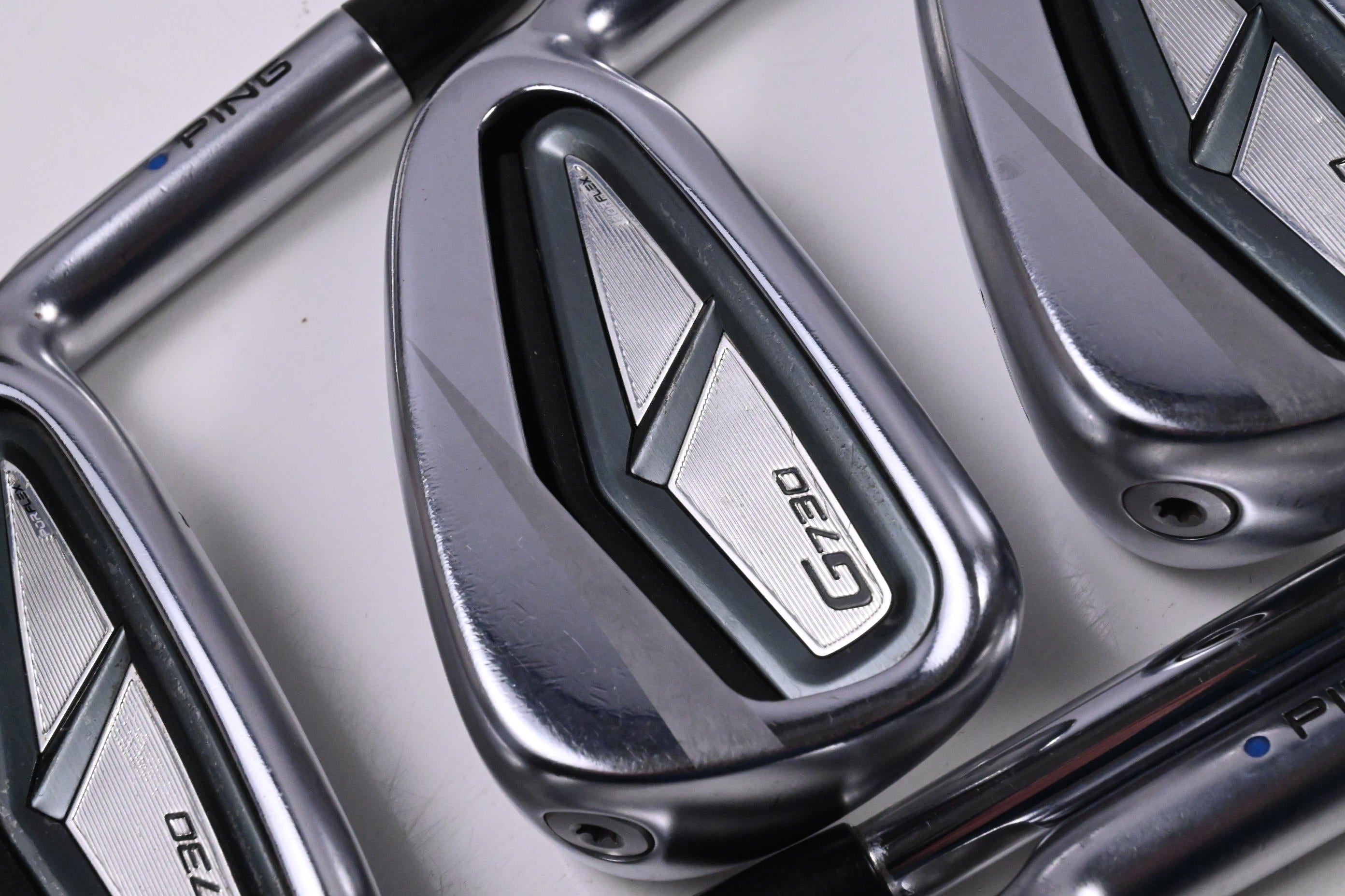 Ping G730 Irons / 5-PW+GW+SW / Blue Dot / Regular Flex Dynamic Gold Mid 100