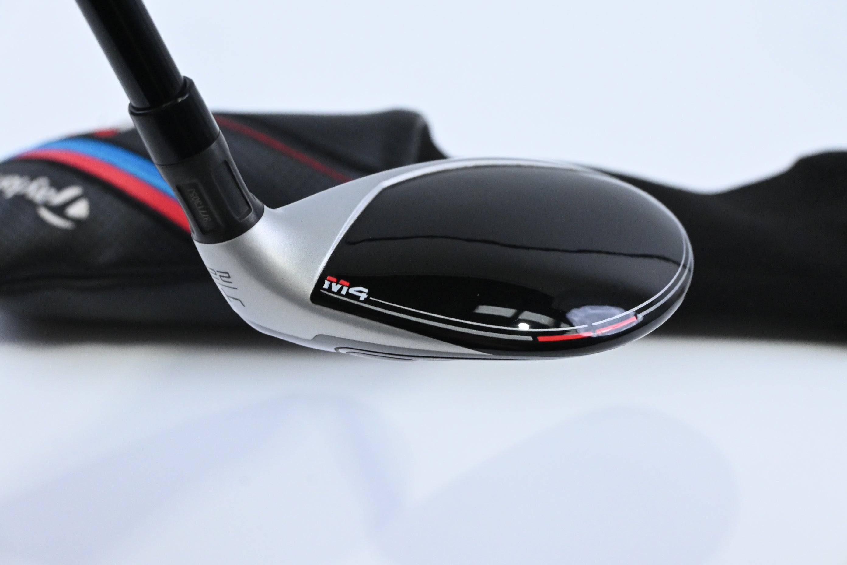 Taylormade M4 #4 Hybrid / 22 Degree / Regular Flex Fujikura Atmos Red 6 Shaft