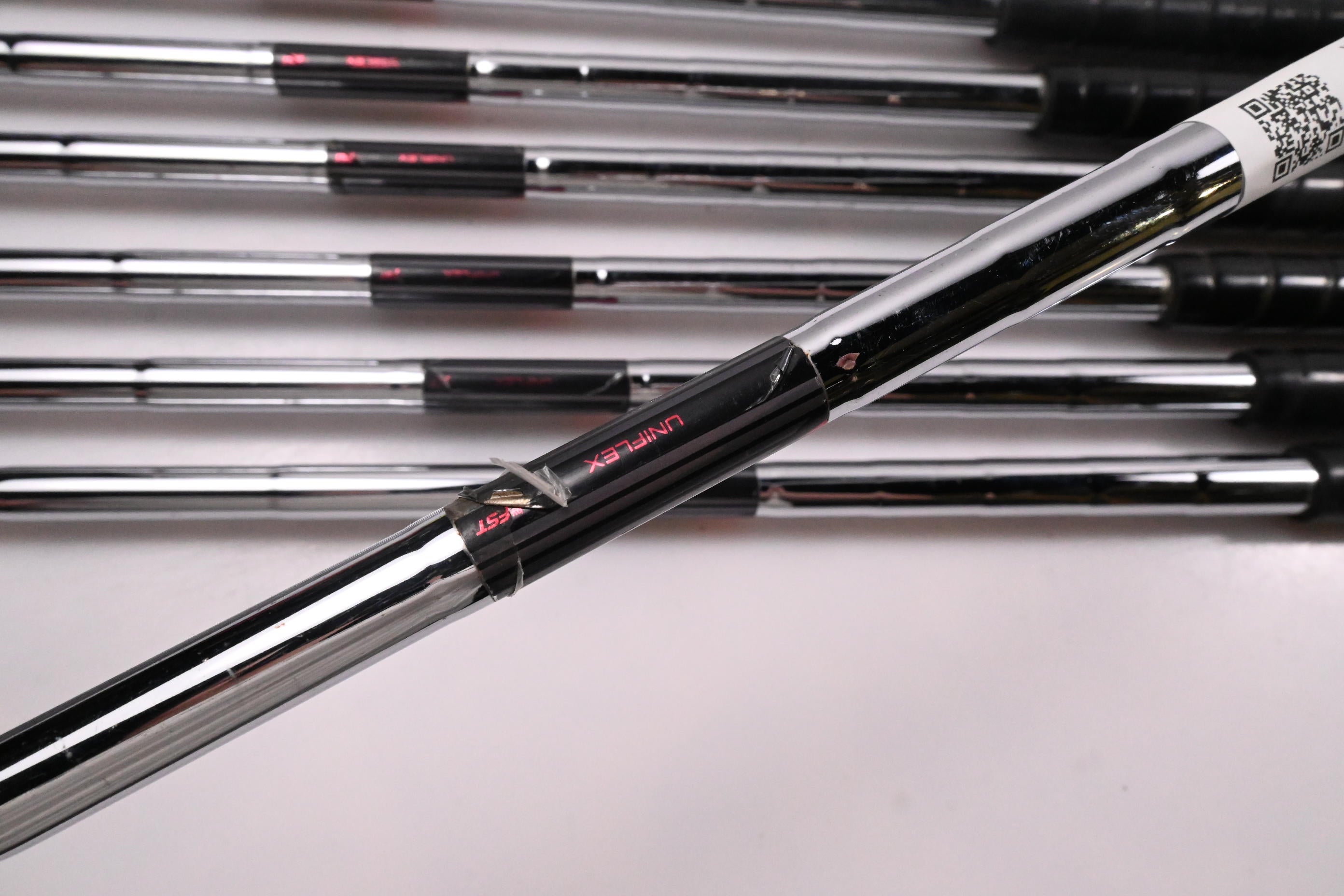 Wilson D250 Irons / 5-PW+GW / UniFlex Wilson Shafts