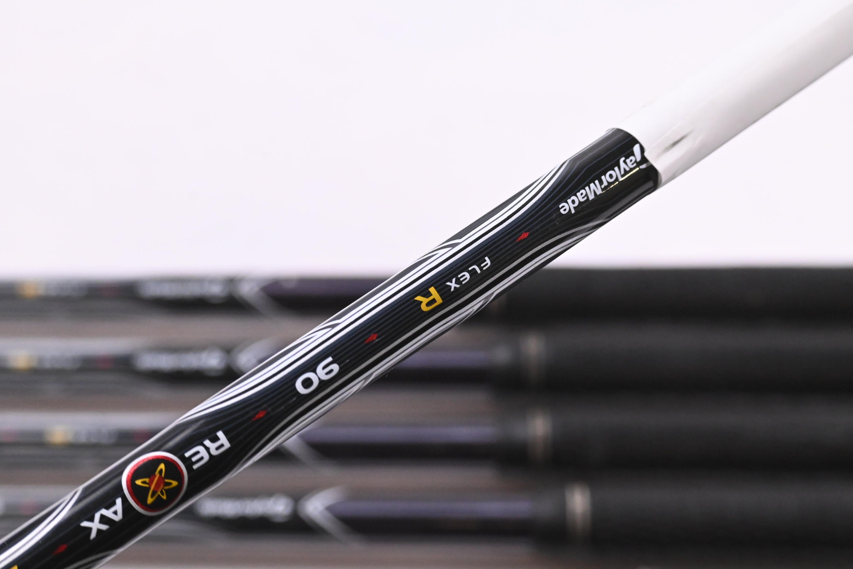 Taylormade R7 CGB Max Irons / 4-PW+SW / Regular Flex REAX 90 Shafts