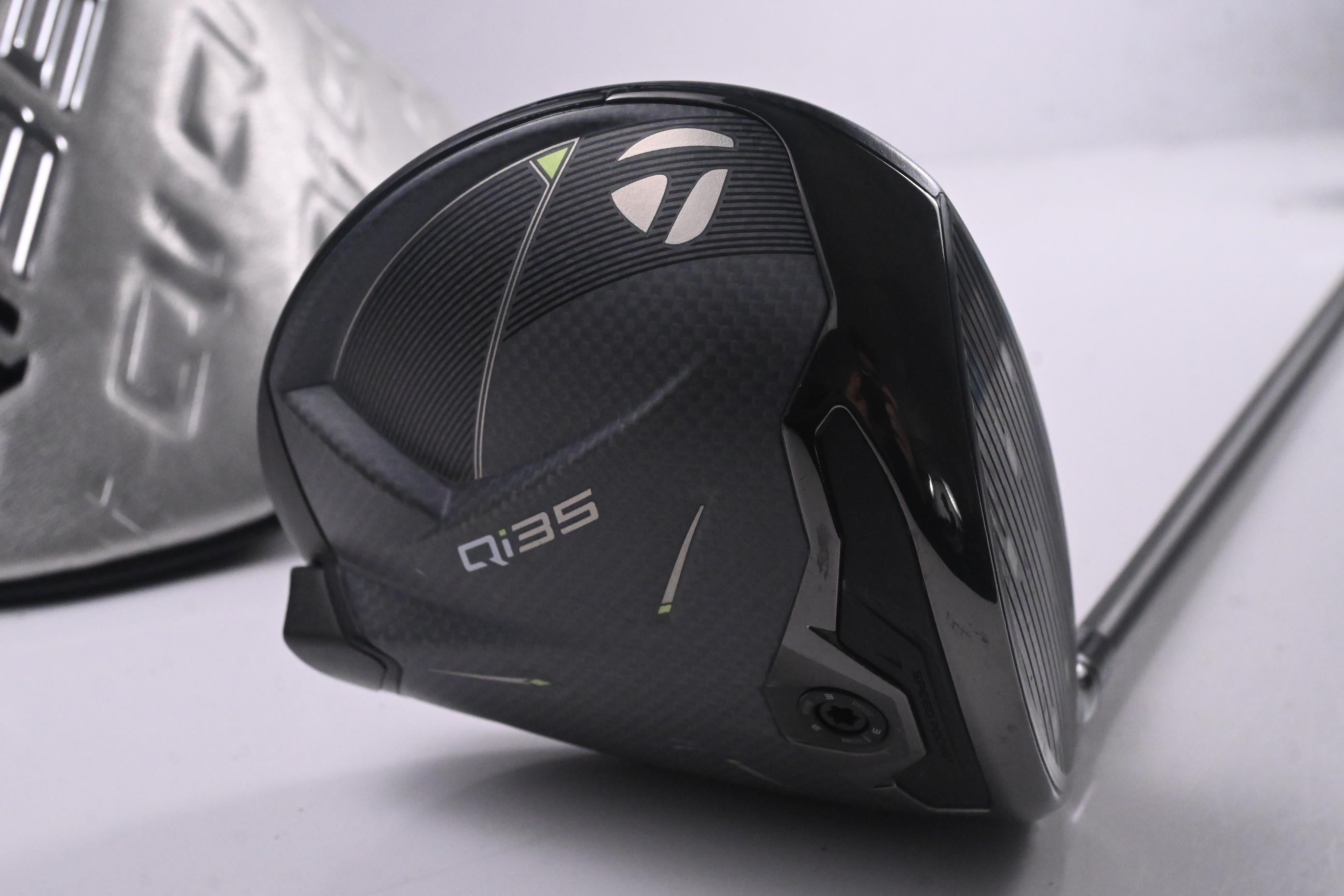 Taylormade Qi35 Driver / 9 Degree / Stiff Flex Kai'li White Dark Wave 60 Shaft