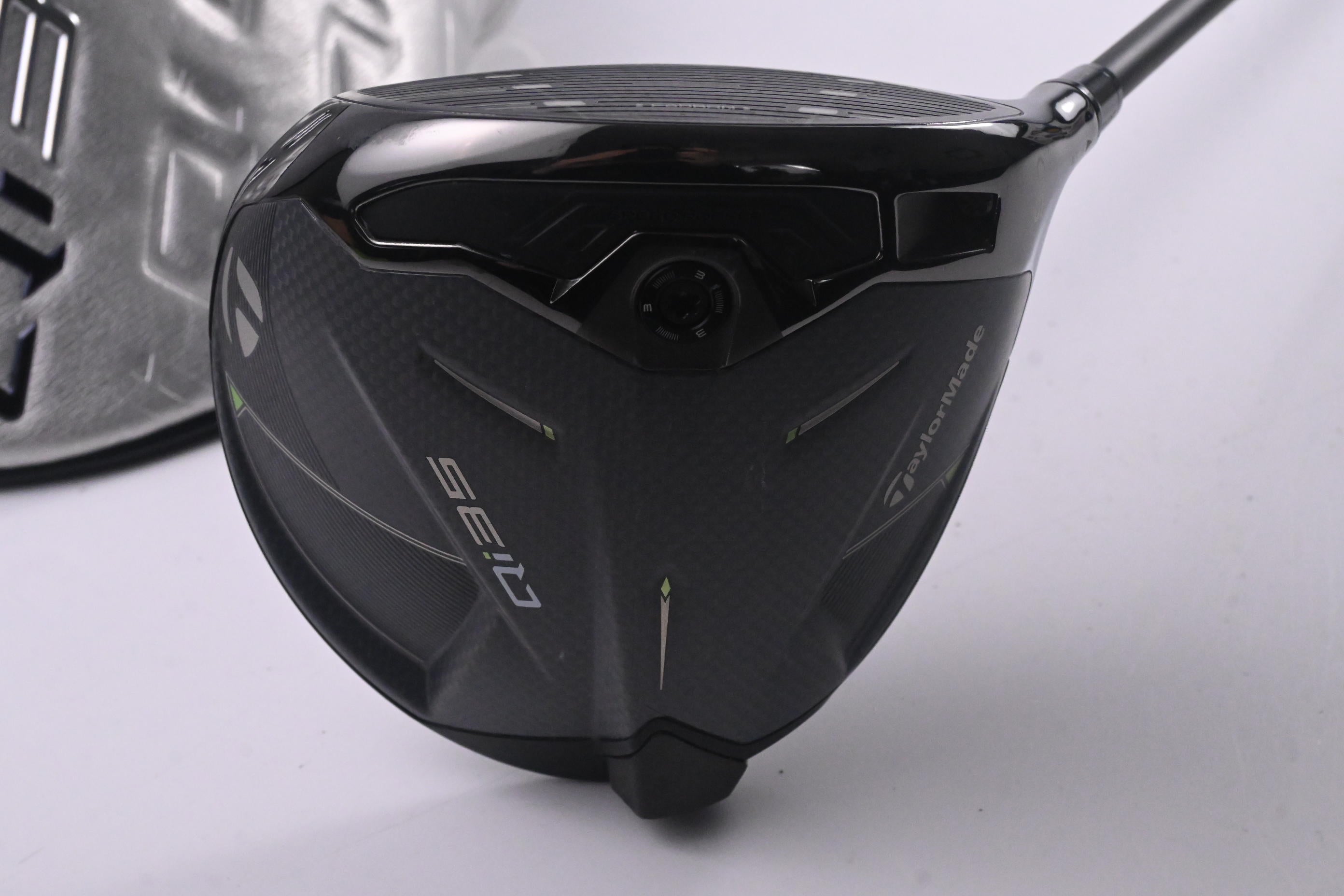 Taylormade Qi35 Driver / 9 Degree / Stiff Flex Kai'li White Dark Wave 60 Shaft