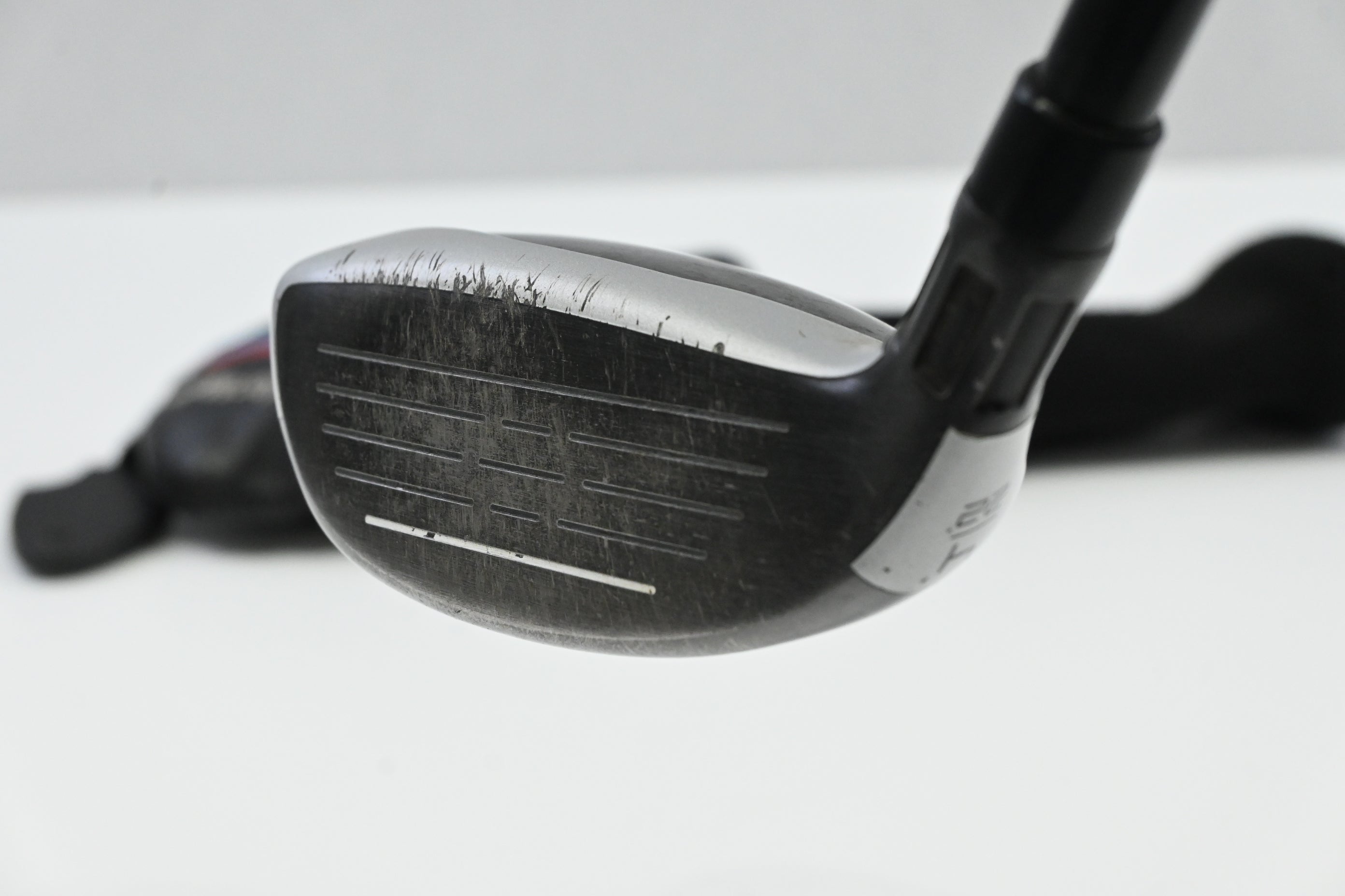 Taylormade M4 #4 Hybrid / 22 Degree / Regular Flex Fujikura Atmos Red 6 Shaft
