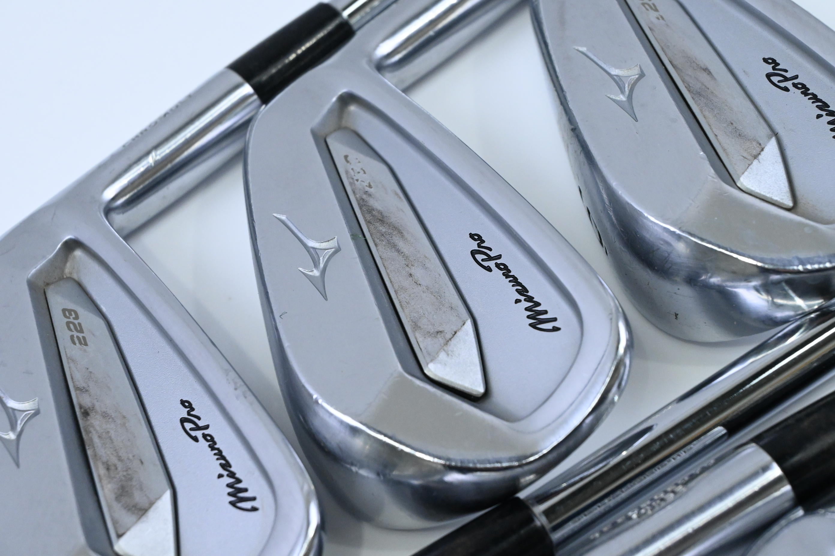 Mizuno Pro 223 Irons / 4-PW / X-Flex Dynamic Gold X100 Shafts