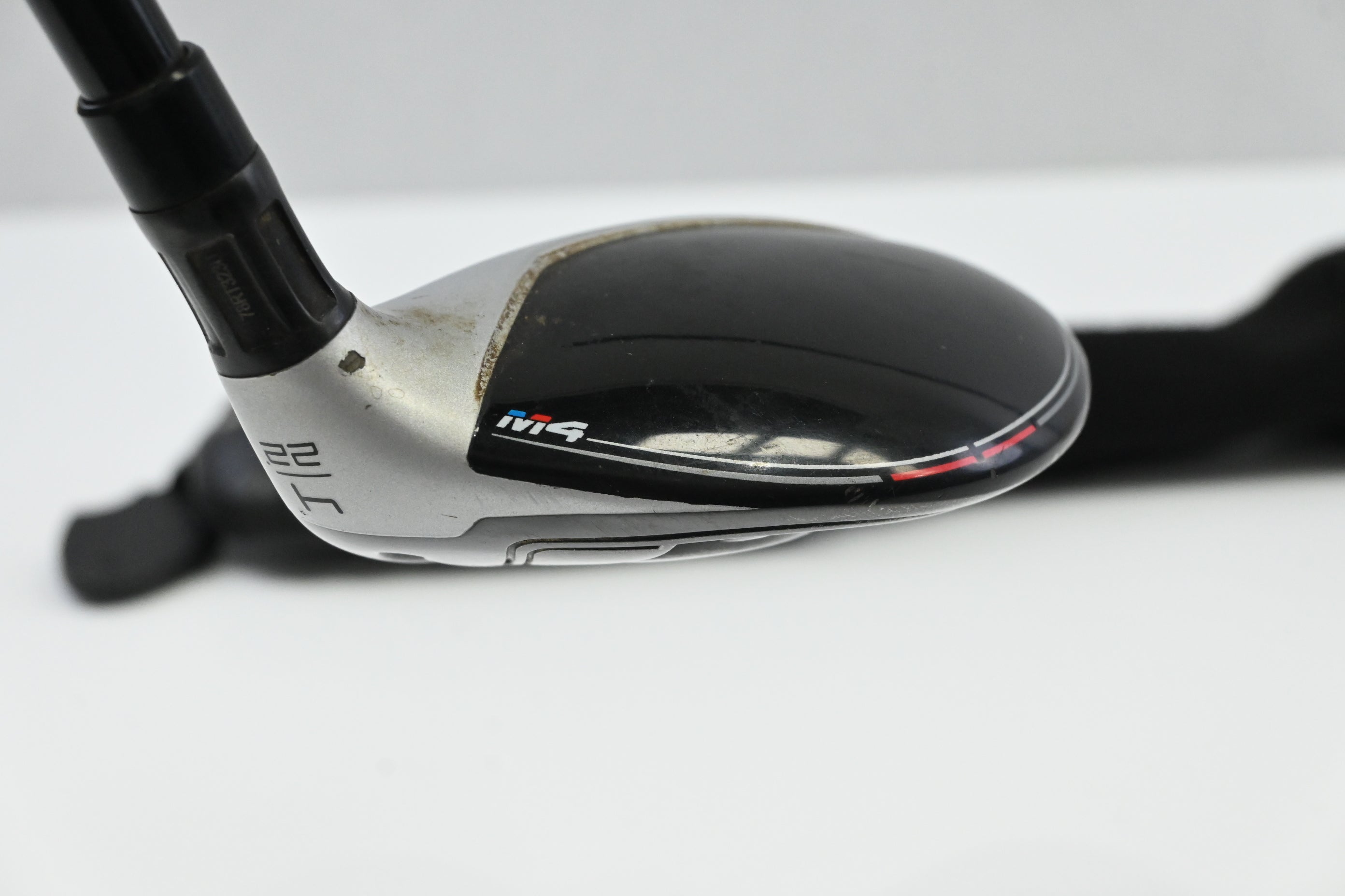 Taylormade M4 #4 Hybrid / 22 Degree / Regular Flex Fujikura Atmos Red 6 Shaft
