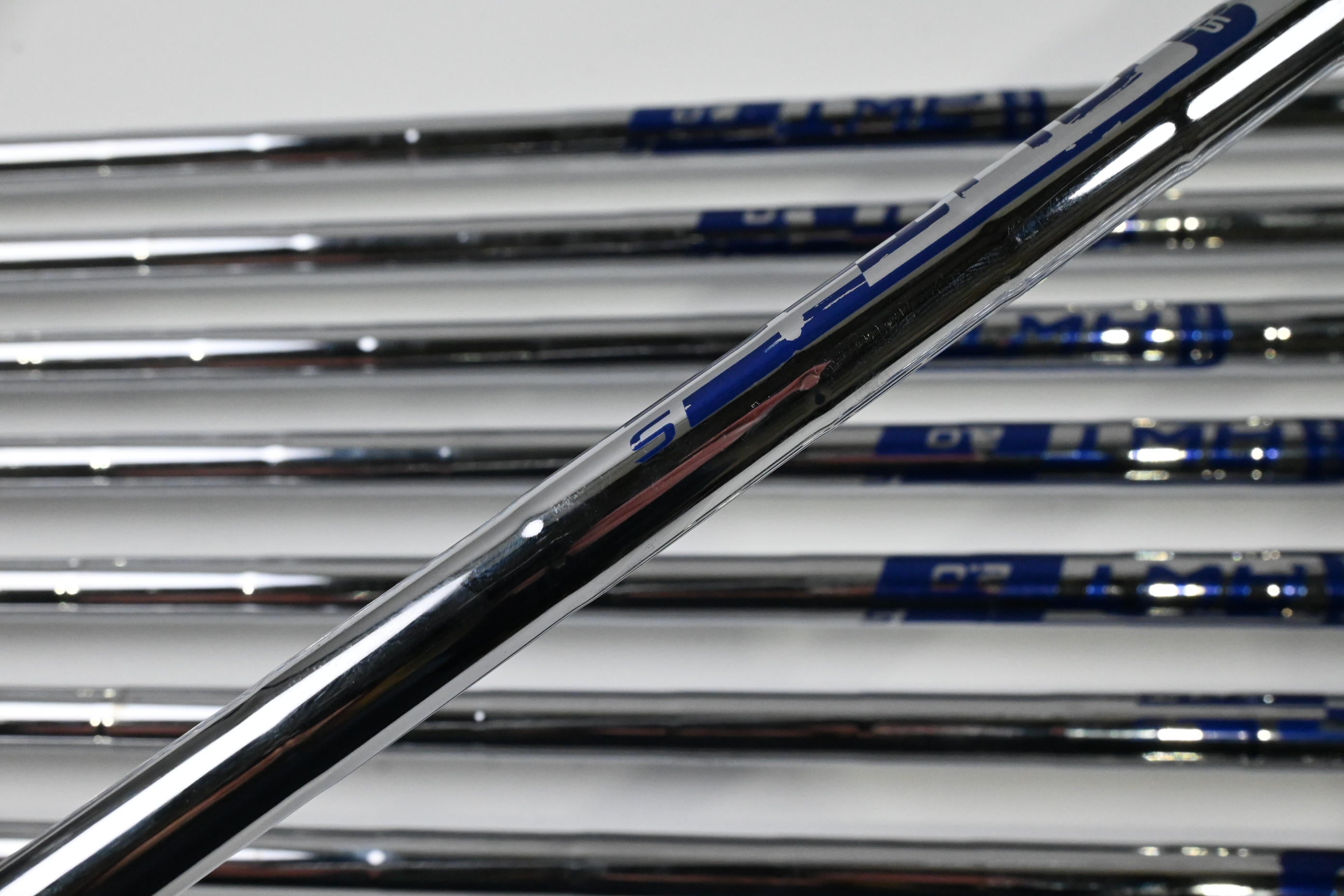 Ping i-Series E1 Irons / 3-PW / Maroon Dot / Stiff Flex Ping AWT 2.0 Shafts