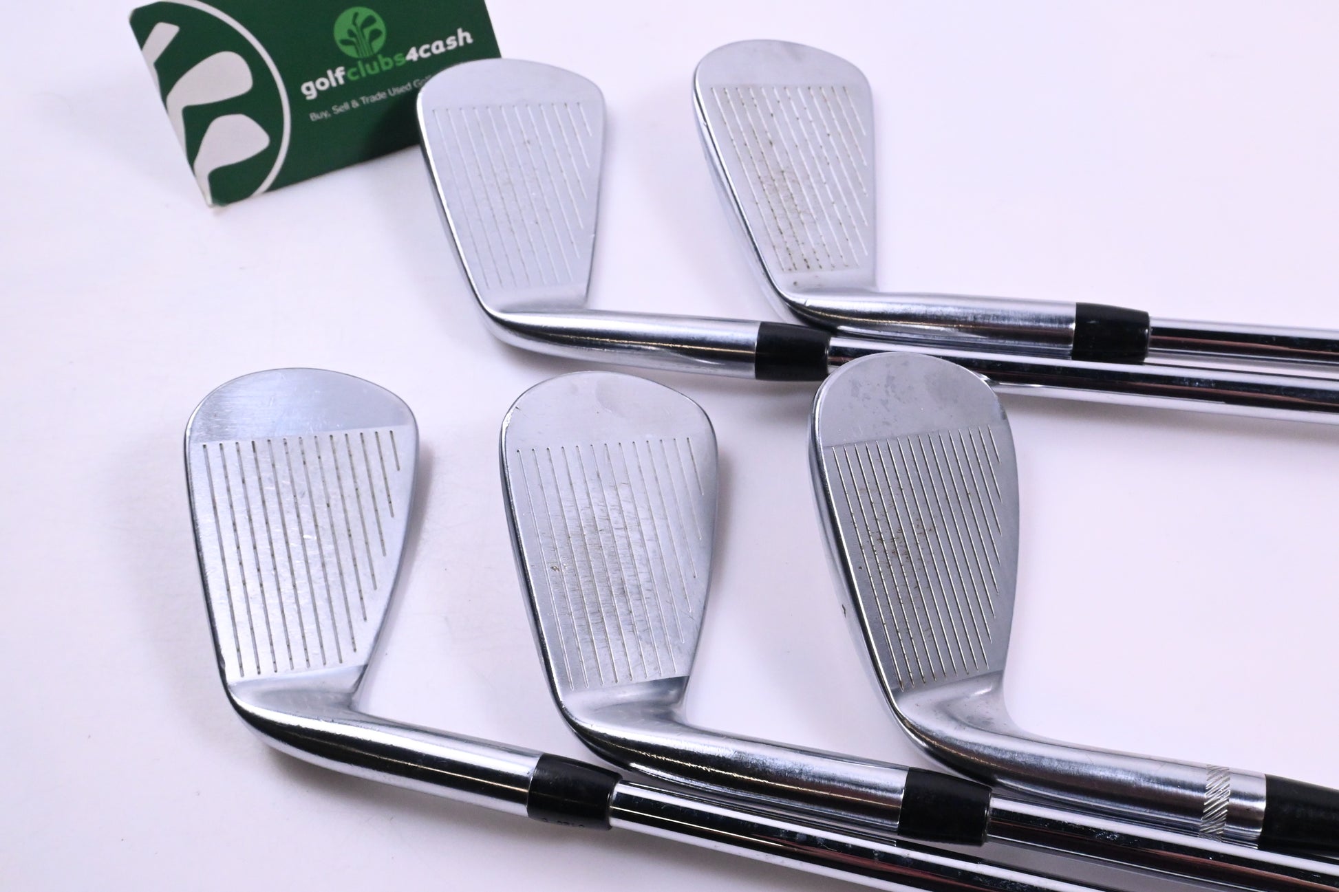 Titleist 718 MB Irons / 6-9+46° / X-Flex AMT Tour White X100 Shafts