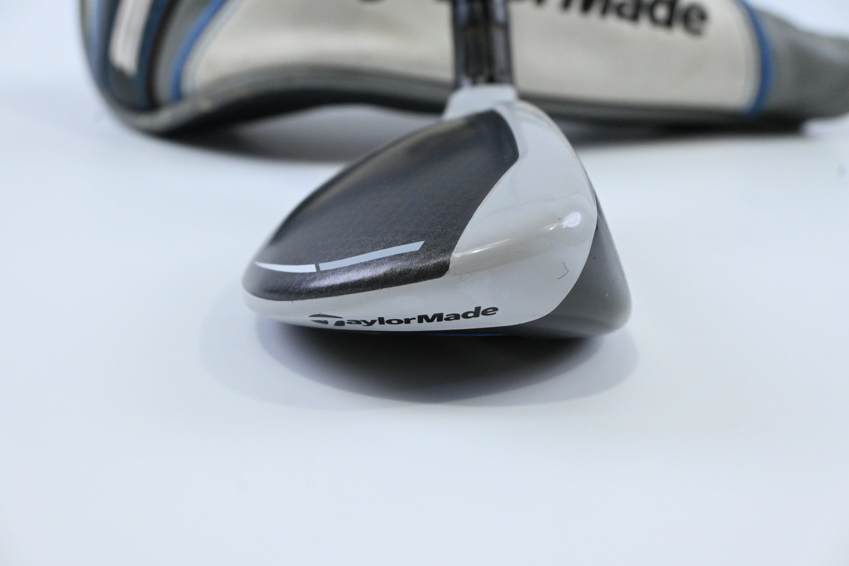 Taylormade SIM Max #3 Hybrid / 19 Degree / Stiff Flex Fujikura Ventus Blue 7