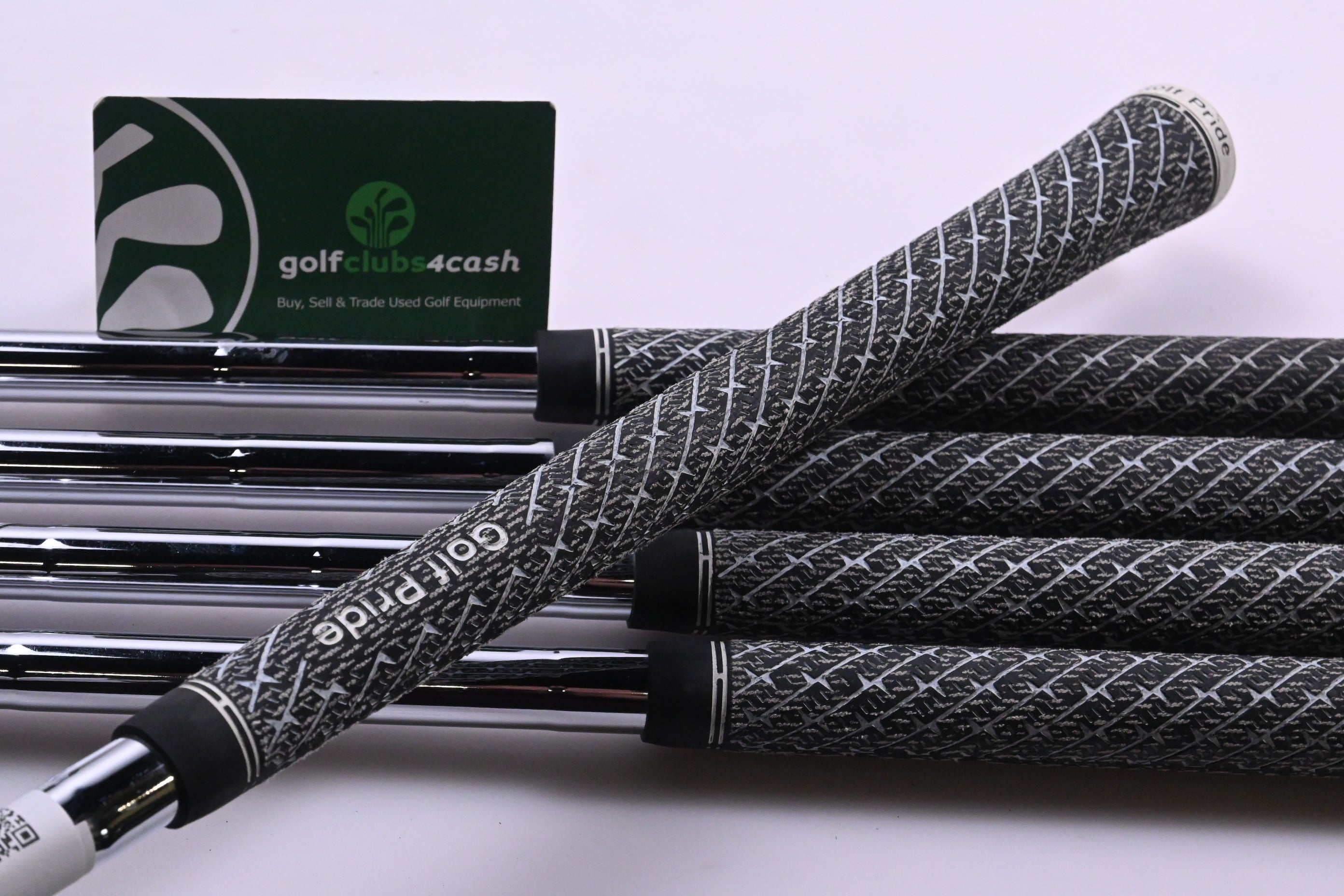 Titleist 718 MB Irons / 6-9+46° / X-Flex AMT Tour White X100 Shafts