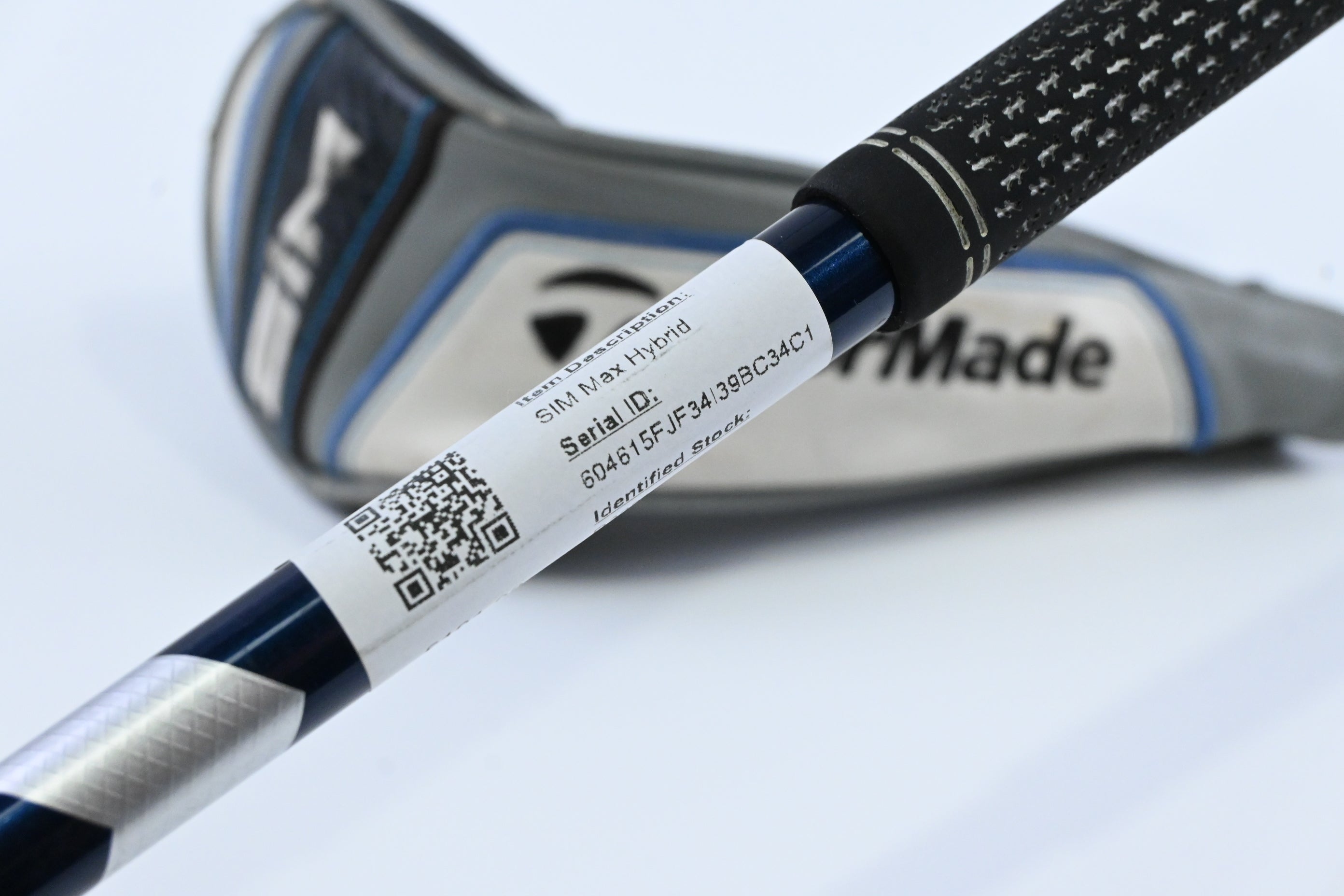 Taylormade SIM Max #3 Hybrid / 19 Degree / Stiff Flex Fujikura Ventus Blue 7