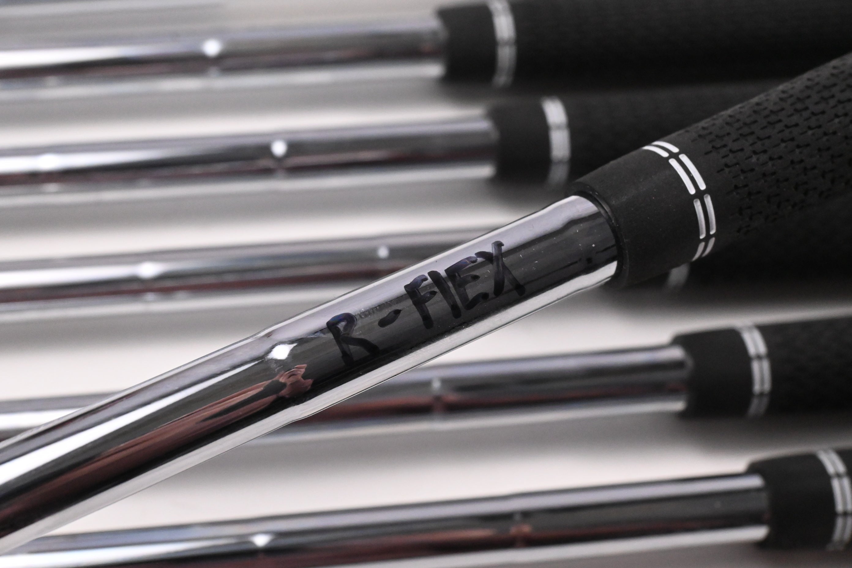 Ping G440 Irons / 5-PW+UW / Green Dot / Regular Flex Dynamic Gold R300 Shafts