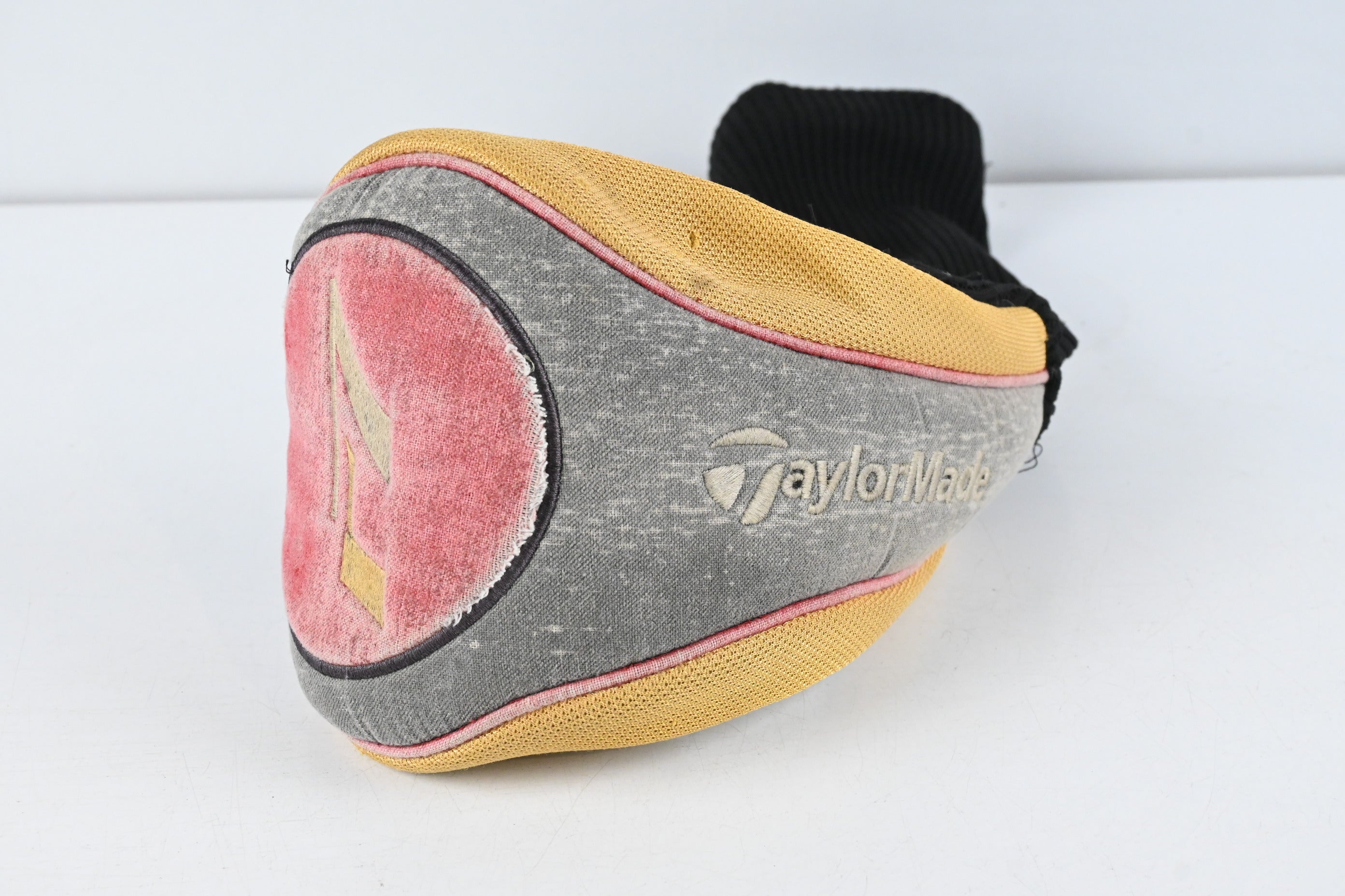 Taylormade R7 425 Driver / 10.5 Degree / Regular Flex Fujikura REAX 65 Shaft
