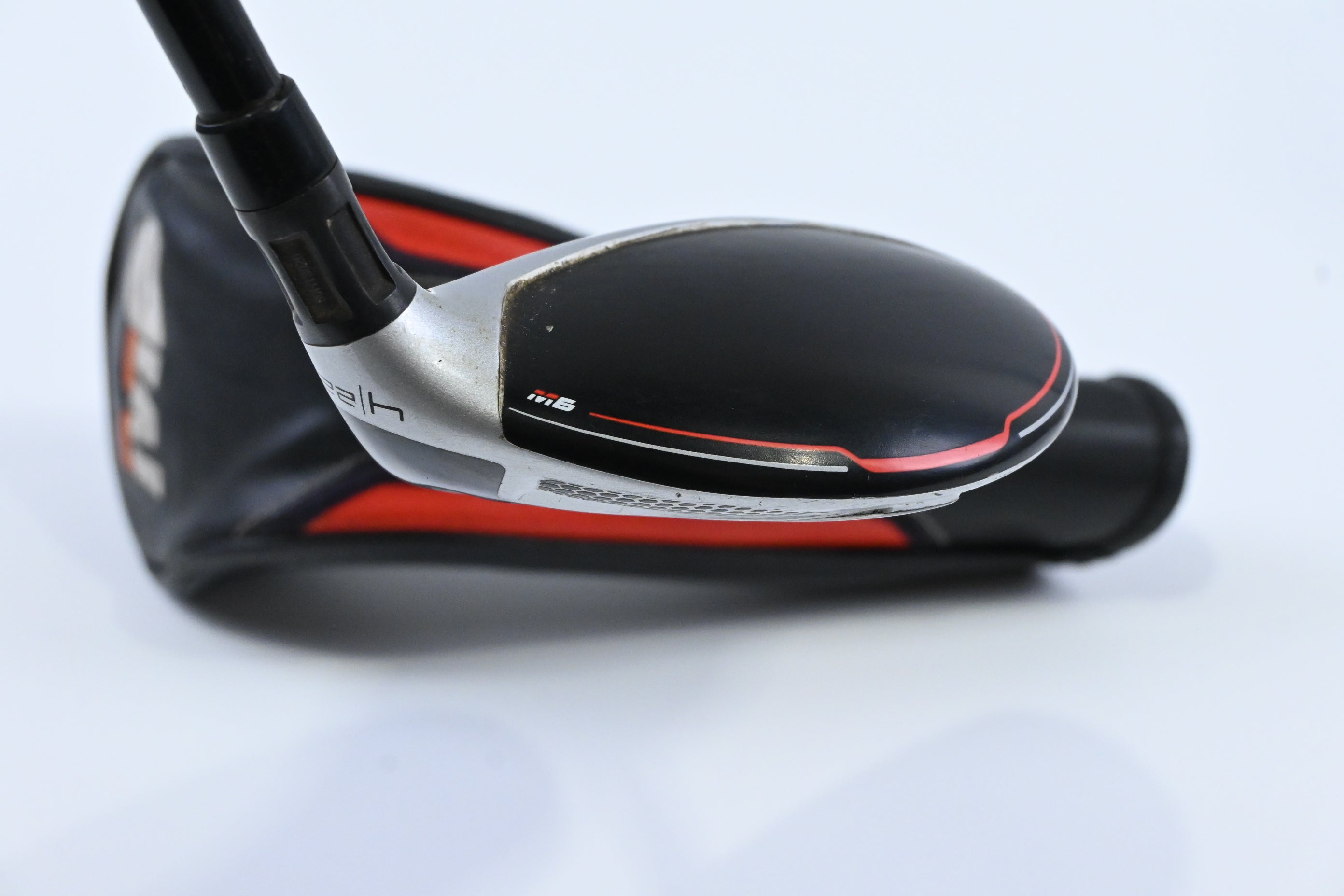 Taylormade M6 #4 Hybrid / 22 Degree / Stiff Flex Fujikura Atmos Orange 7 Shaft