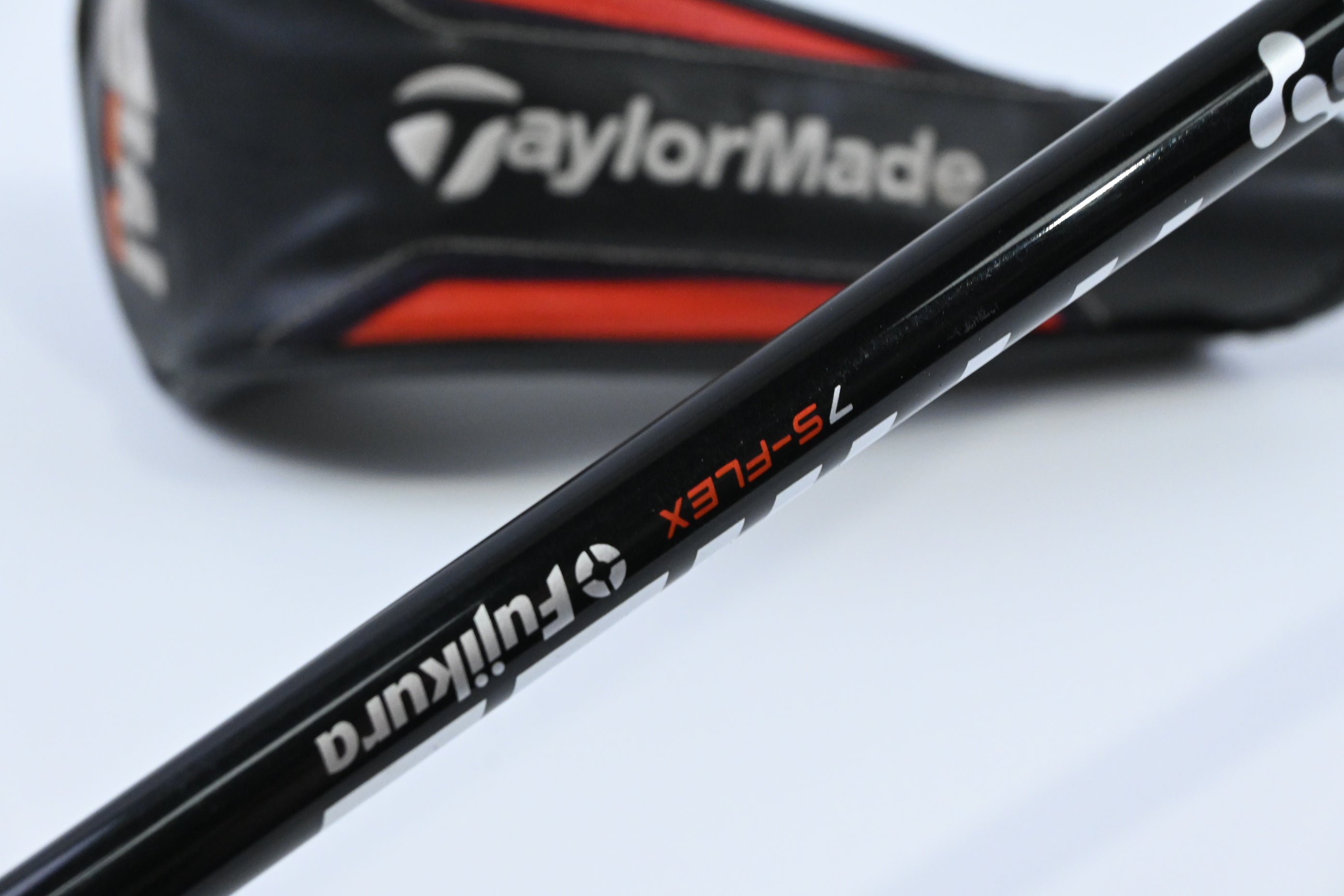 Taylormade M6 #4 Hybrid / 22 Degree / Stiff Flex Fujikura Atmos Orange 7 Shaft
