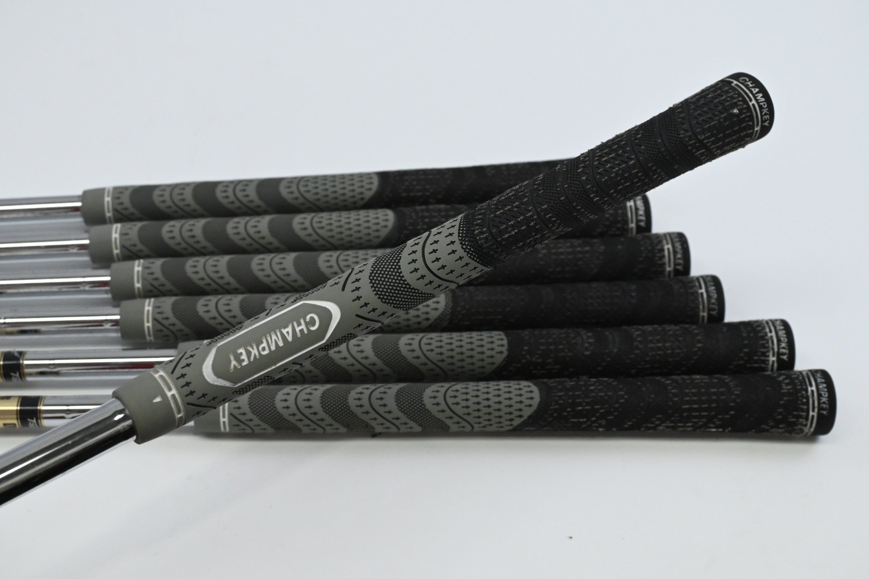 Mizuno MP-18 MB Irons / 4-PW / Stiff Flex Dynamic Gold S300 Shafts
