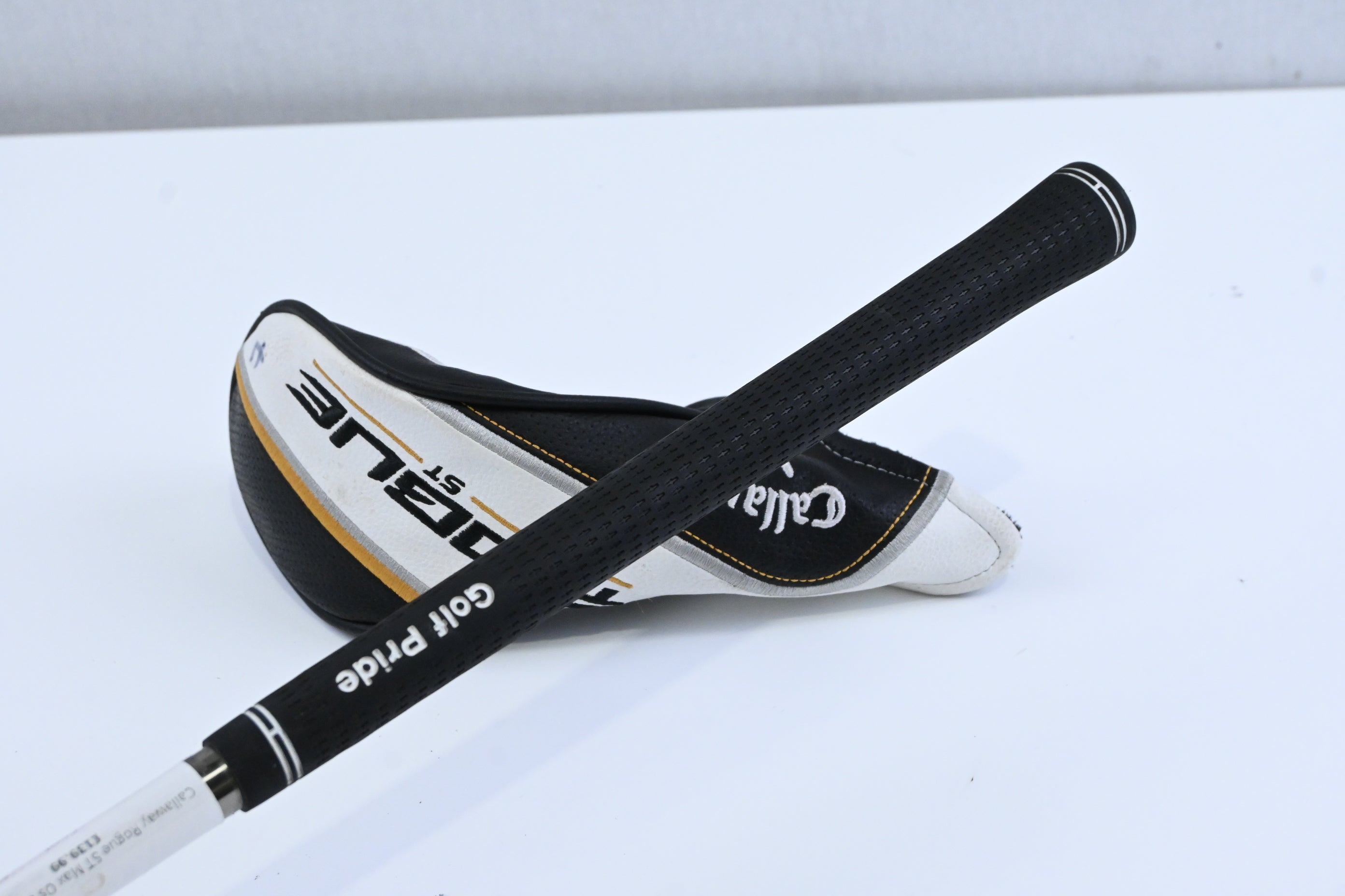 Callaway Rogue ST Max OS Lite #7 Hybrid / 33 Degree / Regular Flex UST Recoil