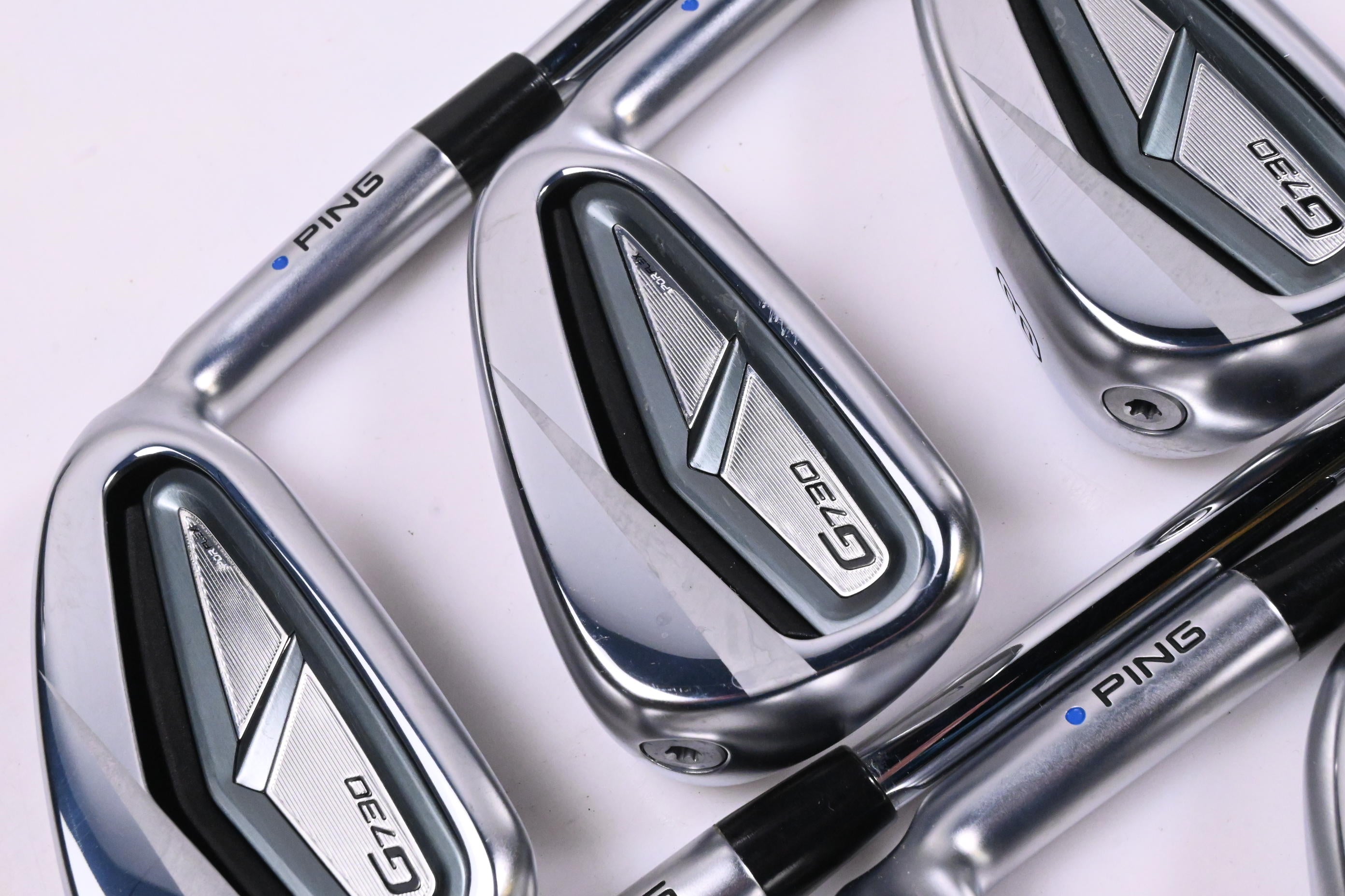 Ping G730 Irons / 6-PW+GW / Blue Dot / Regular Flex Dynamic Gold Mid 100 R300