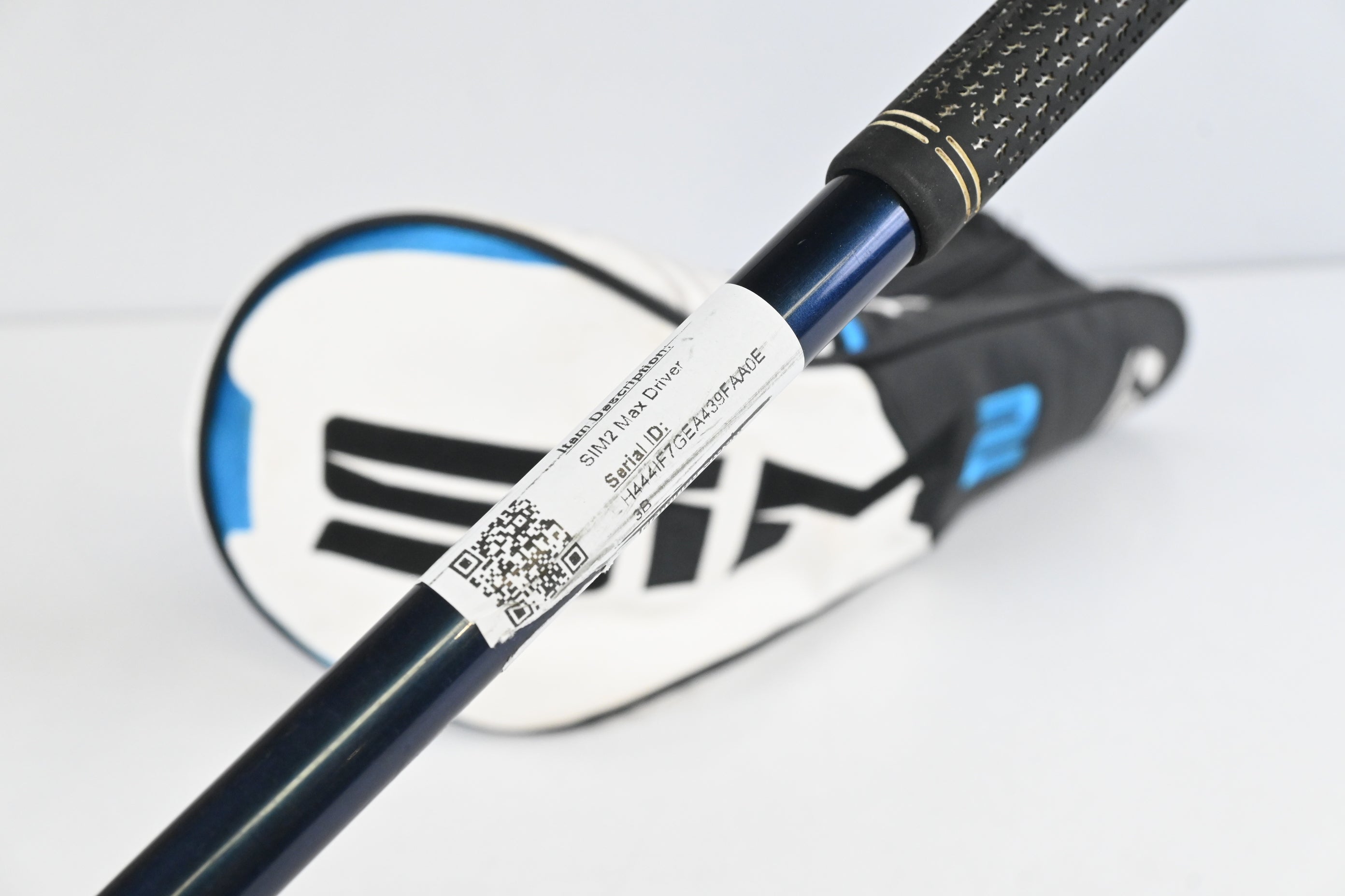 Taylormade SIM2 Max Driver / 10.5 Degree / Regular Flex Ventus Blue 5 Shaft