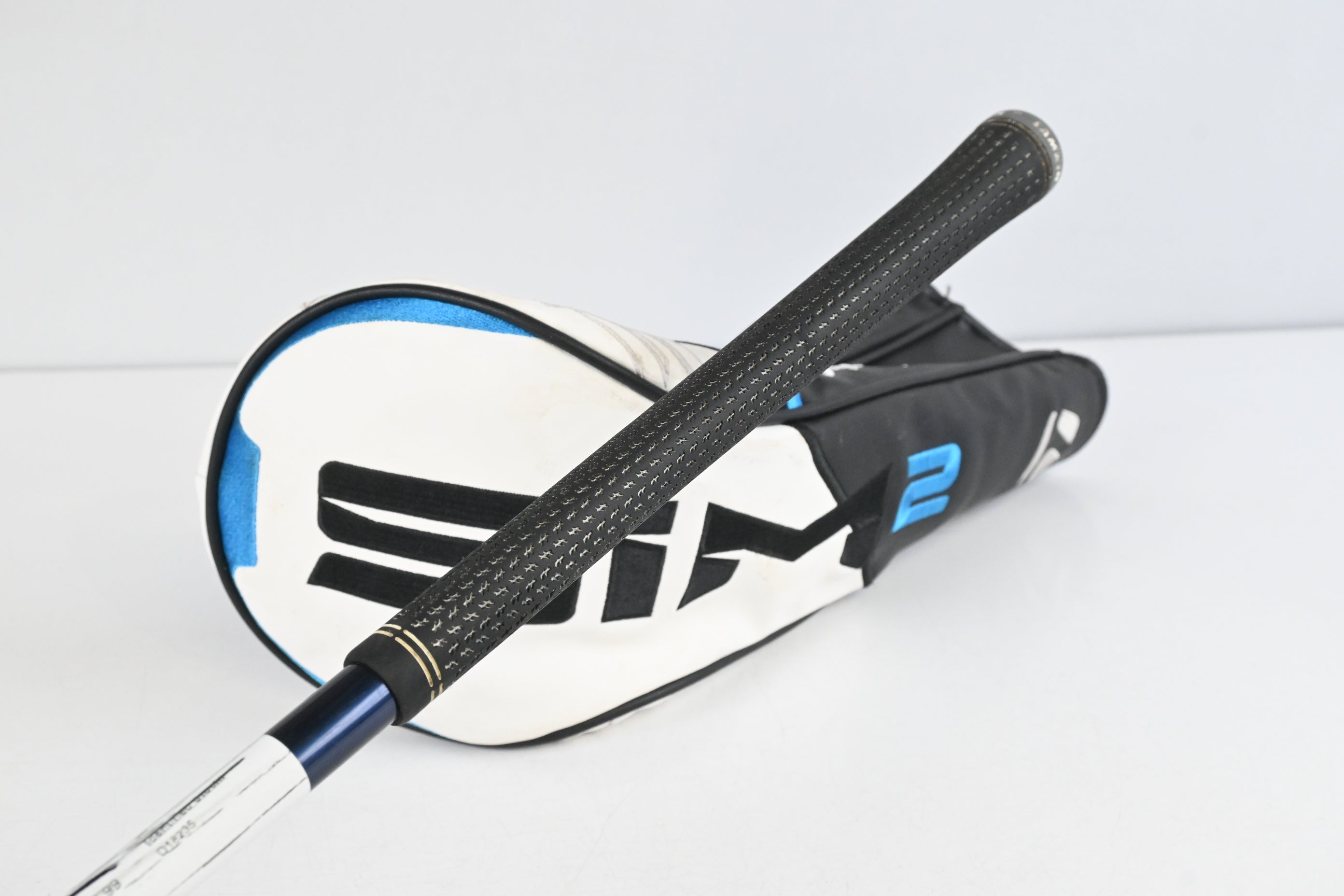 Taylormade SIM2 Max Driver / 10.5 Degree / Regular Flex Ventus Blue 5 Shaft
