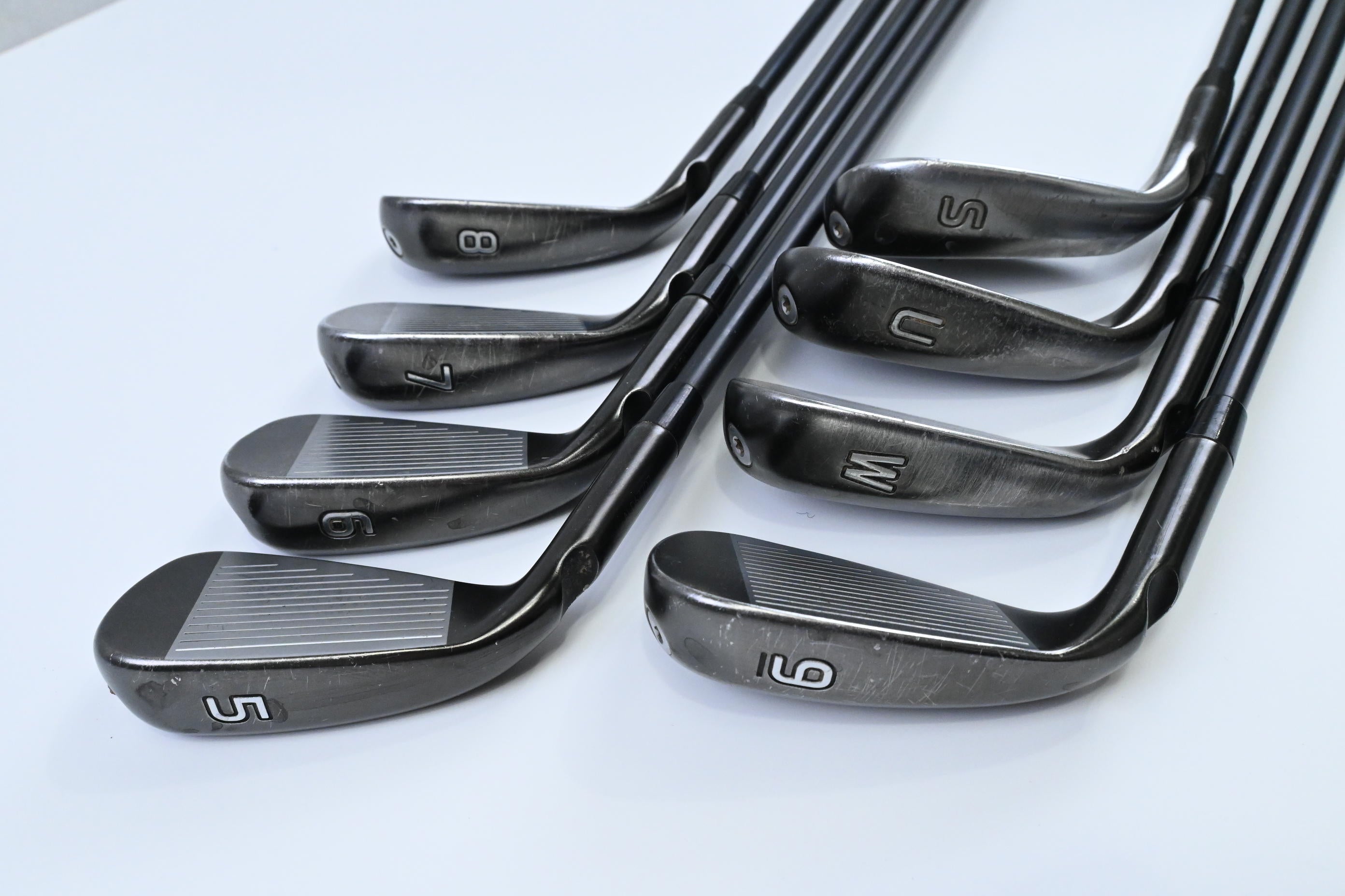 Ping G710 Irons / 5-PW+UW+SW / Black Dot / Regular Flex Ping Alta CB Red AWT