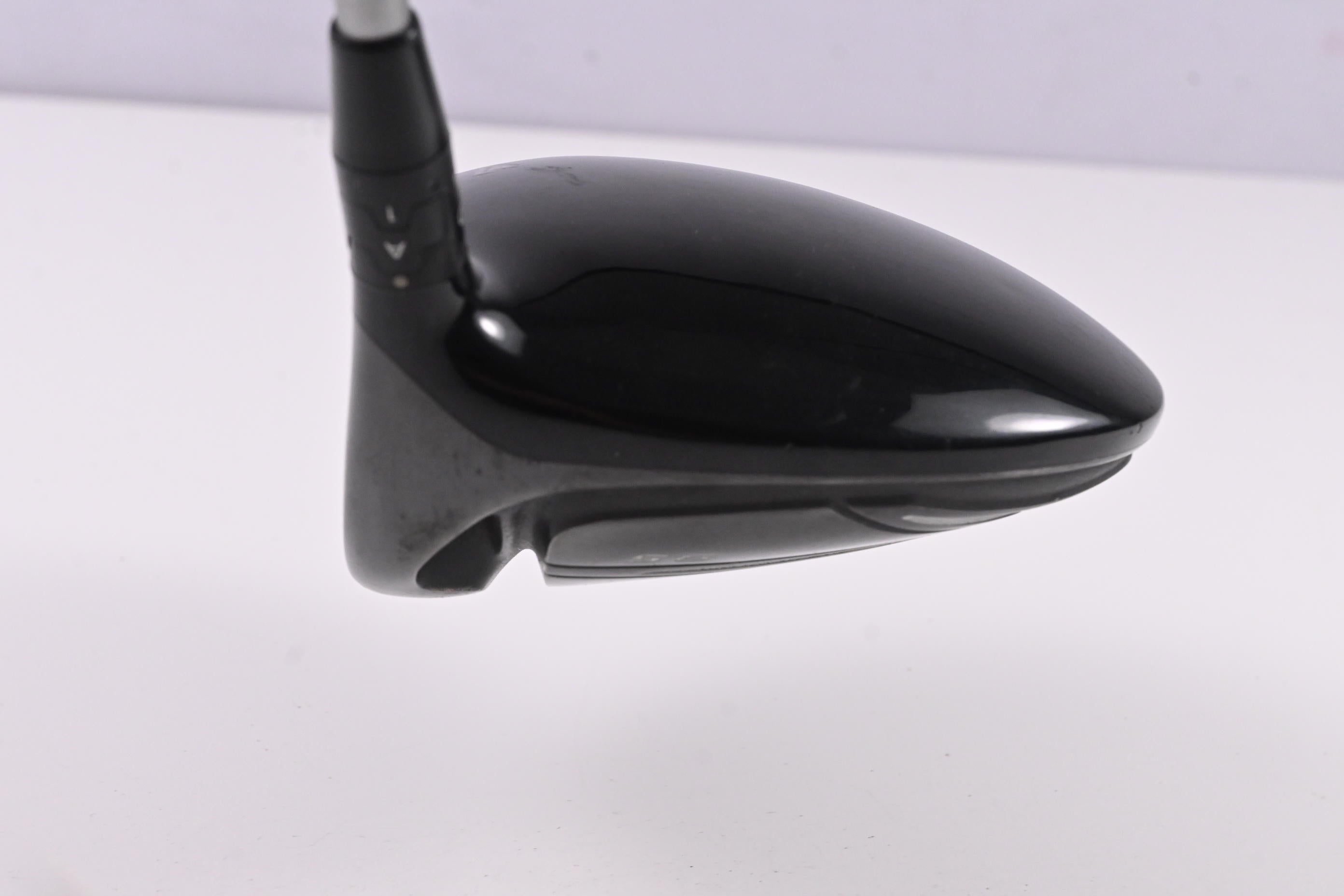Titleist 915 D2 Driver / 9.5 Degree / Stiff Flex Diamana S+ Blue 60 Shaft