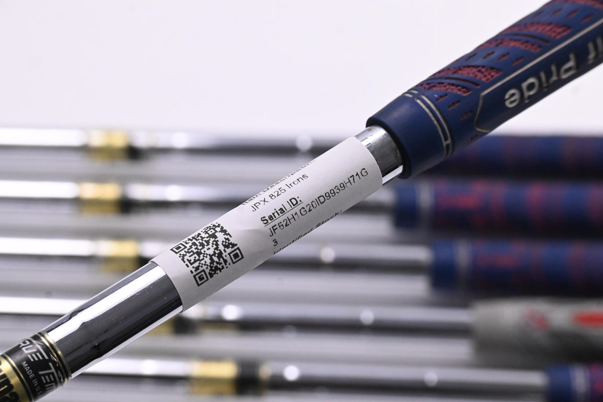 Mizuno JPX 825 Irons / 4-PW / Regular Flex Dynamic Gold R300 Shafts