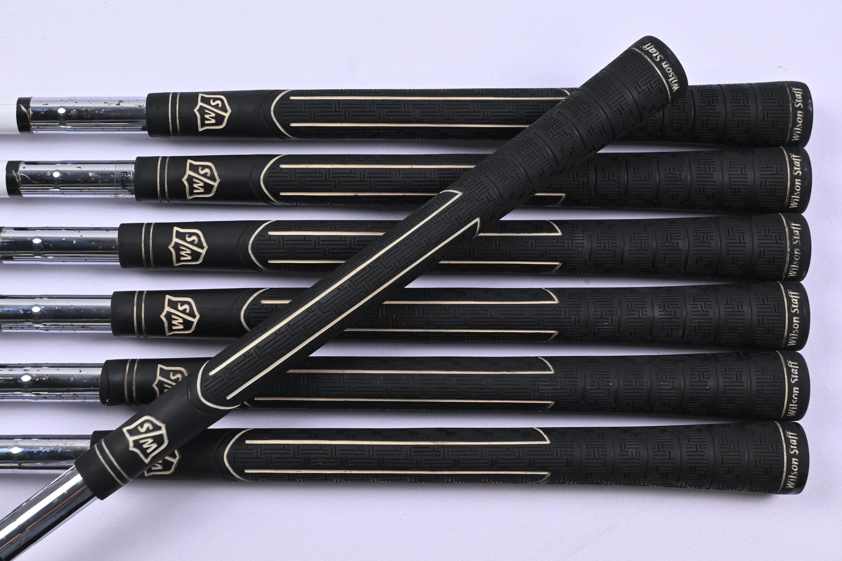 Wilson D100 Irons / 5-PW+SW / Uniflex SL 85 Super Light Shafts