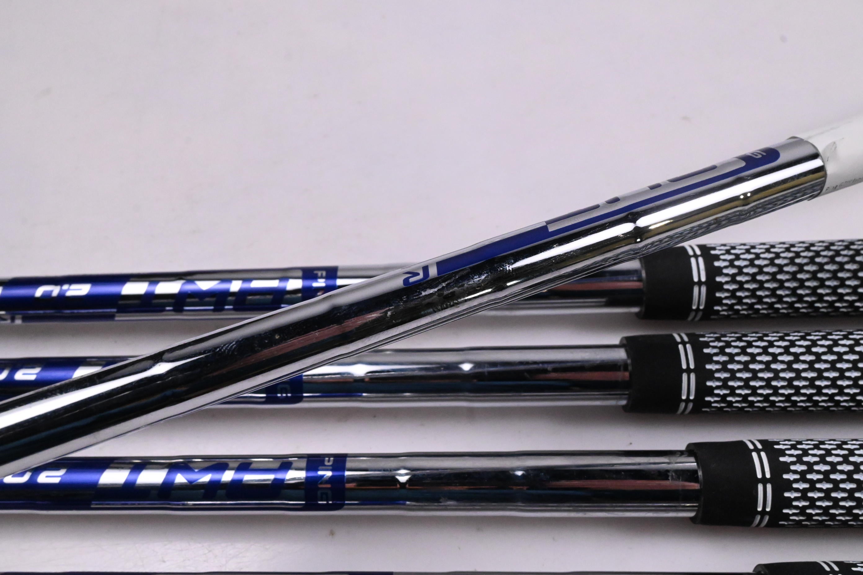 Ping G700 Irons / 7-PW+GW / Blue Dot / Regular Flex Ping AWT 2.0 Shafts