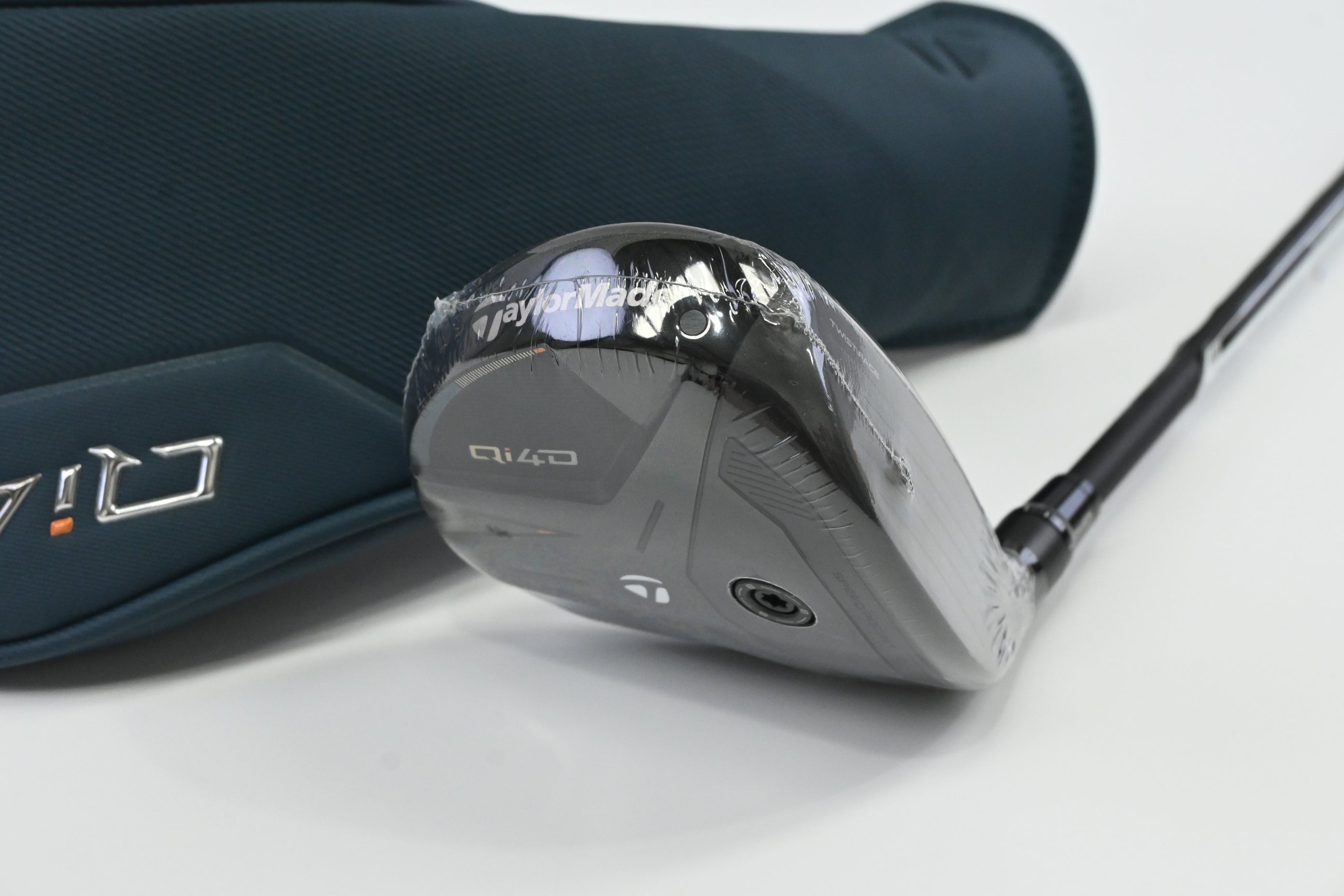 Taylormade Qi4D #5 Wood / 18 Degree / Stiff Flex Taylormade Reax White 65