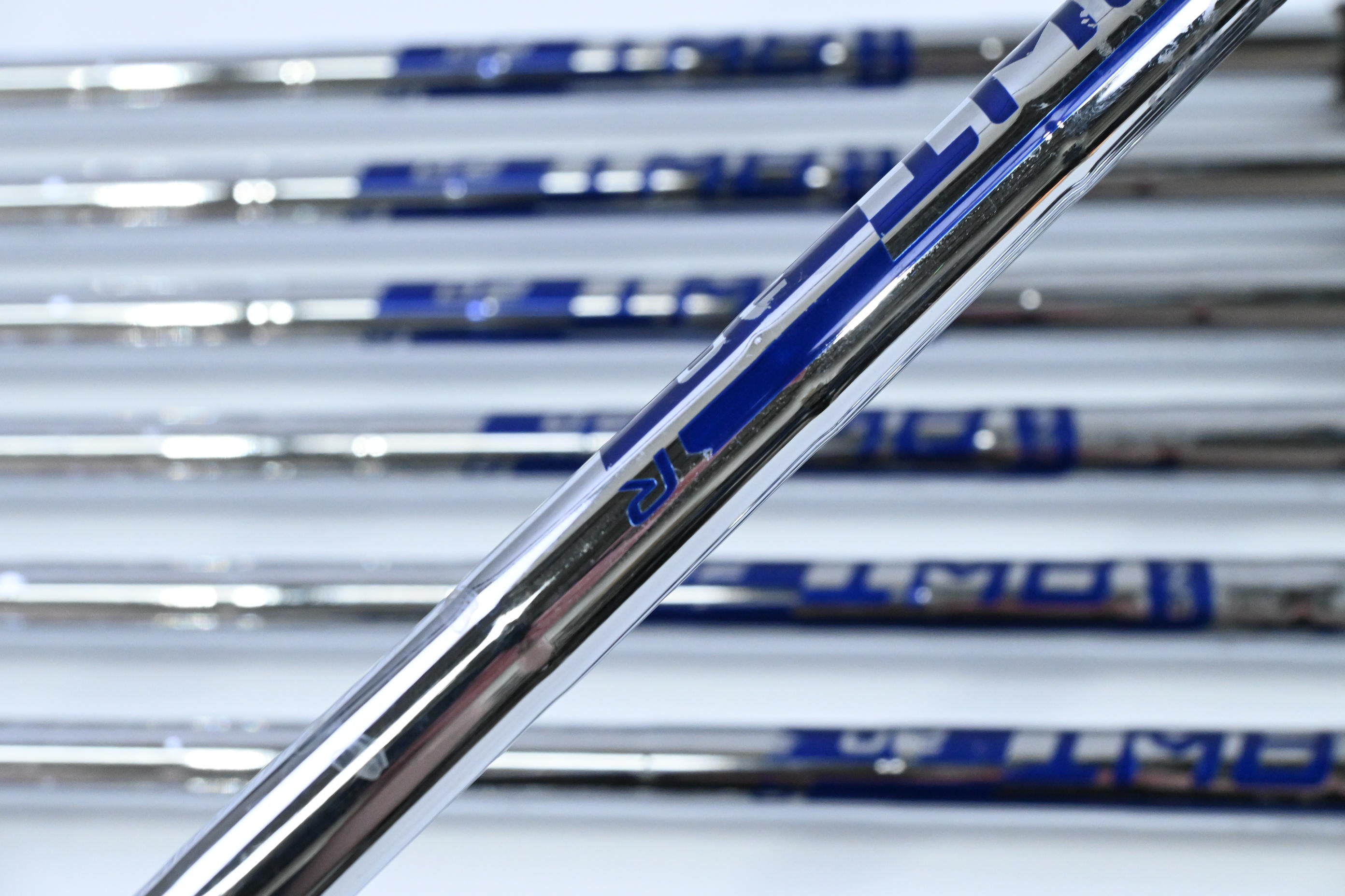 Ping G400 Irons / 4-PW+SW / Red Dot / Regular Flex Ping AWT 2.0 Shafts