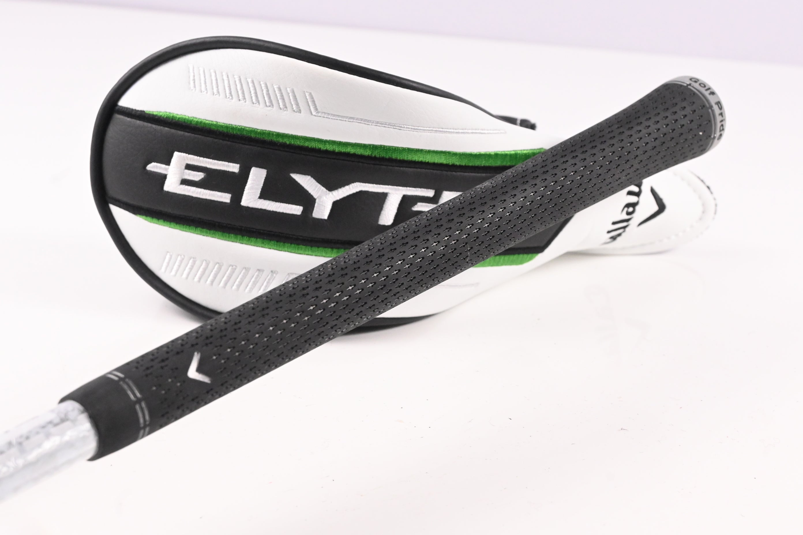 Callaway Elyte X #4 Hybrid / 21 Degree / Regular Flex Denali Charcoal 60 Shaft