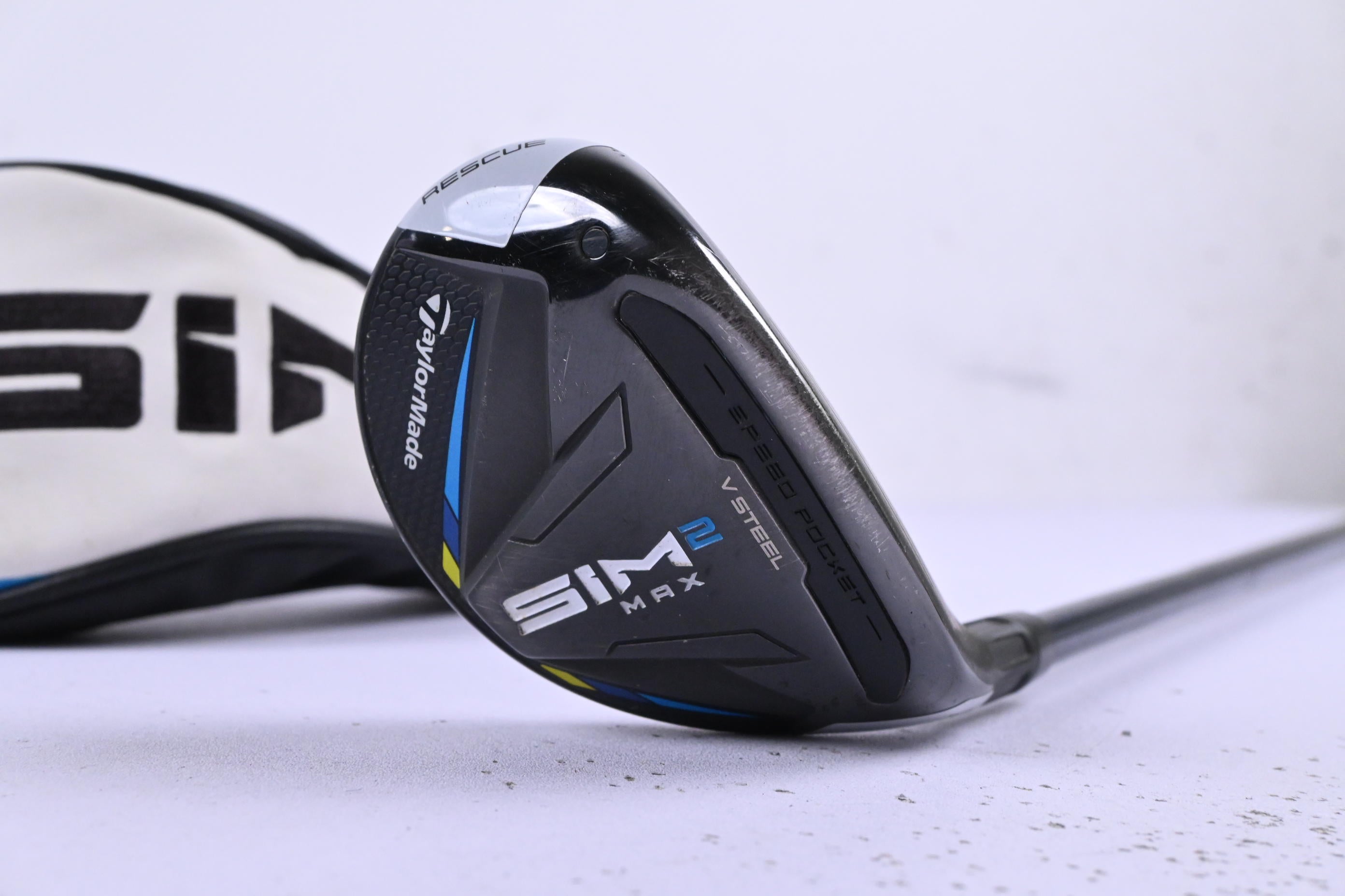 Taylormade SIM2 Max #4 Hybrid / 22 Degree / Regular Flex Fujikura Ventus Blue 6