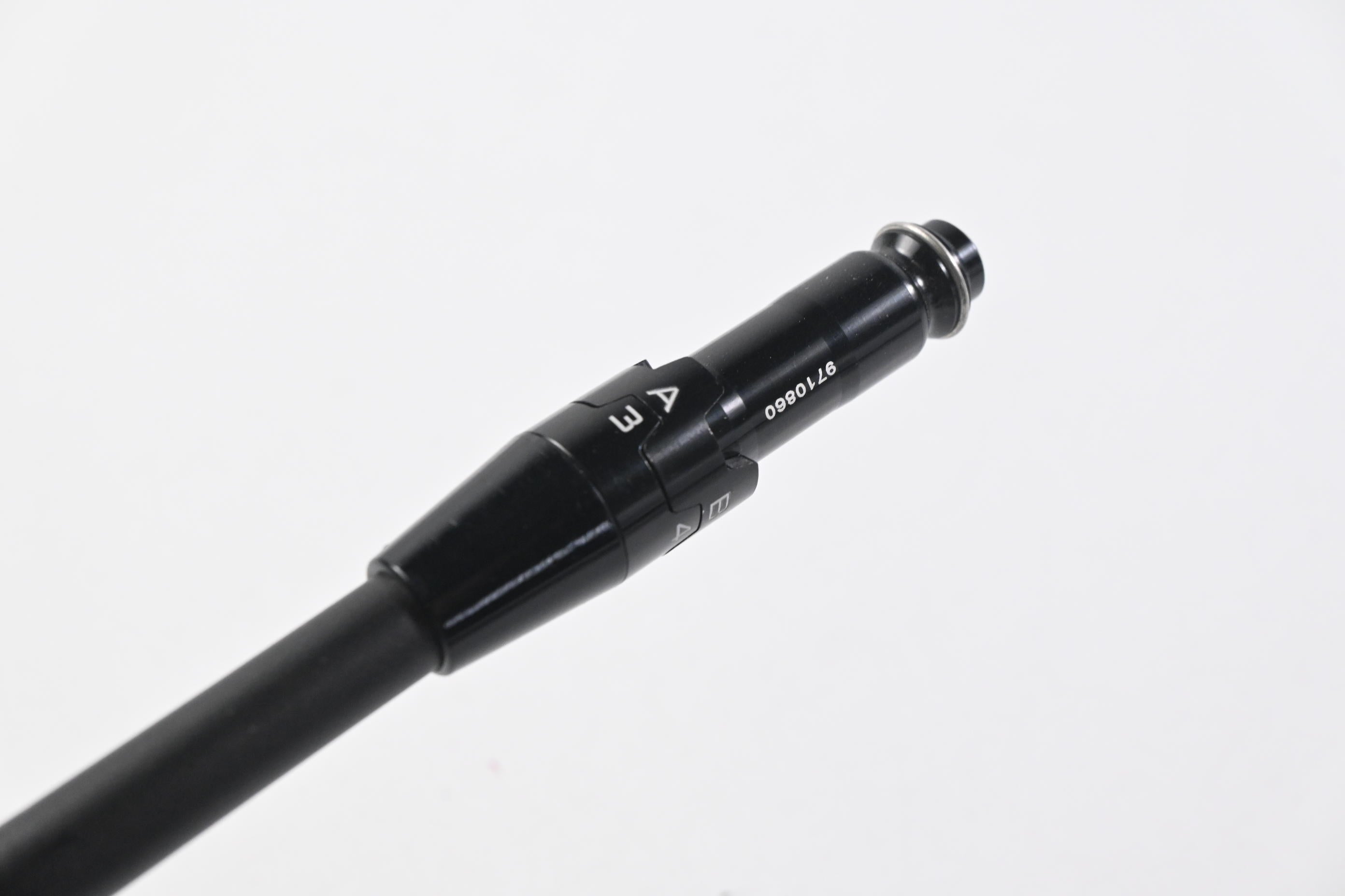 Graphite Design Tour AD IZ-7 Driver Shaft / Stiff Flex / Titleist
