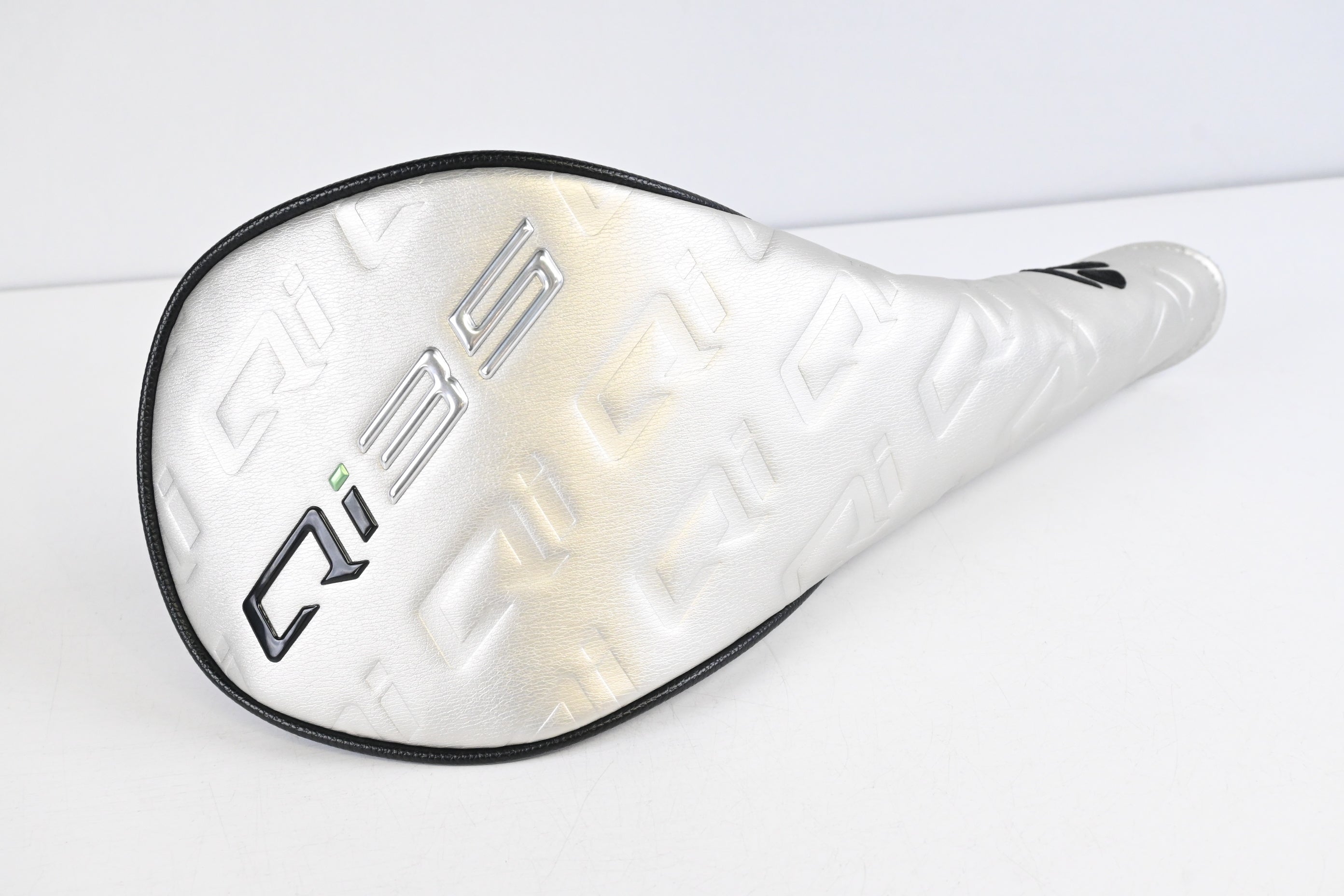 Taylormade Qi35 Driver / 9 Degree / Regular Flex Fujikura Airspeeder 50 Shaft