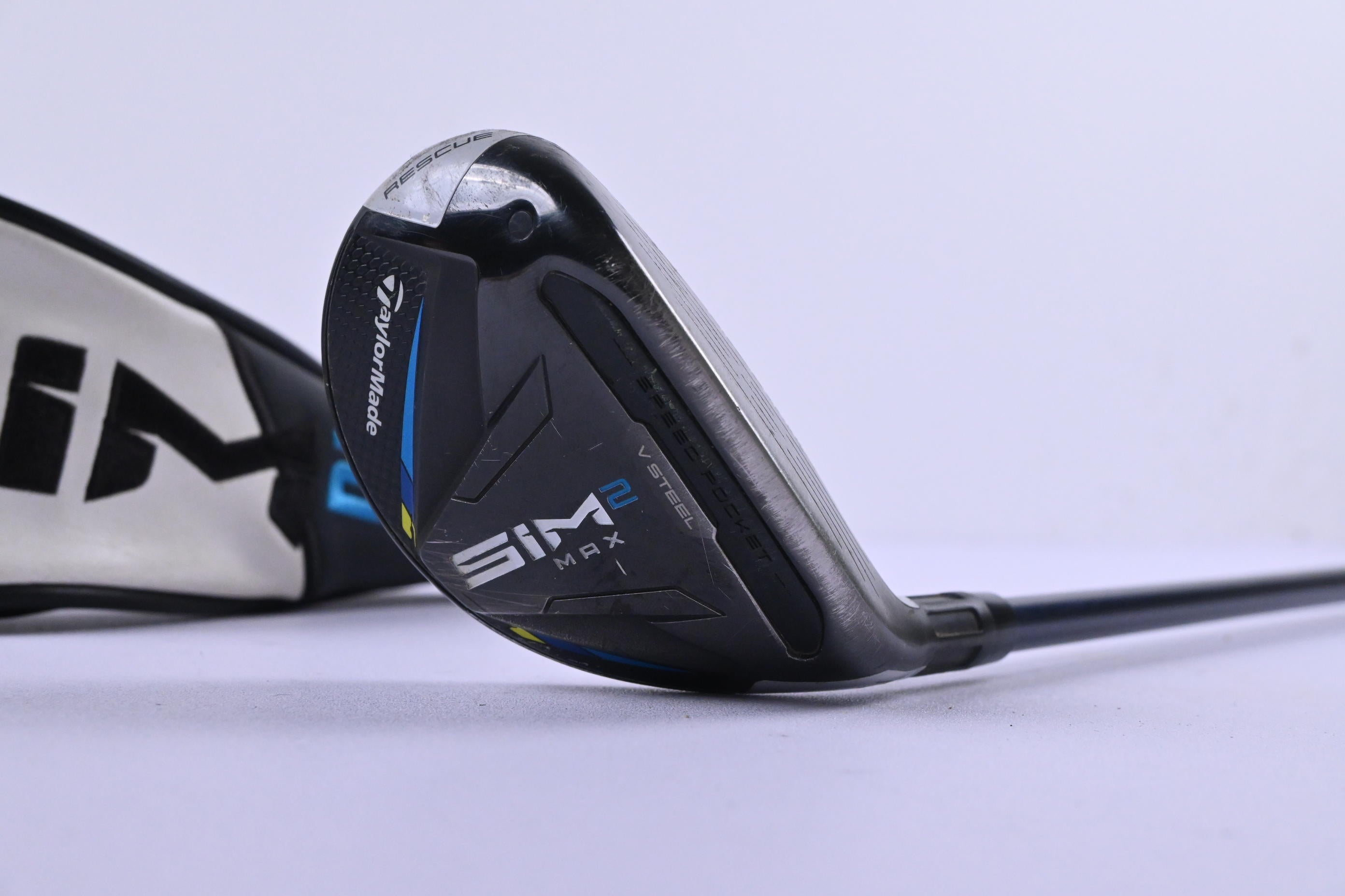 Taylormade SIM2 Max #4 Hybrid / 22 Degree / Regular Flex Ventus Blue 6 Shaft