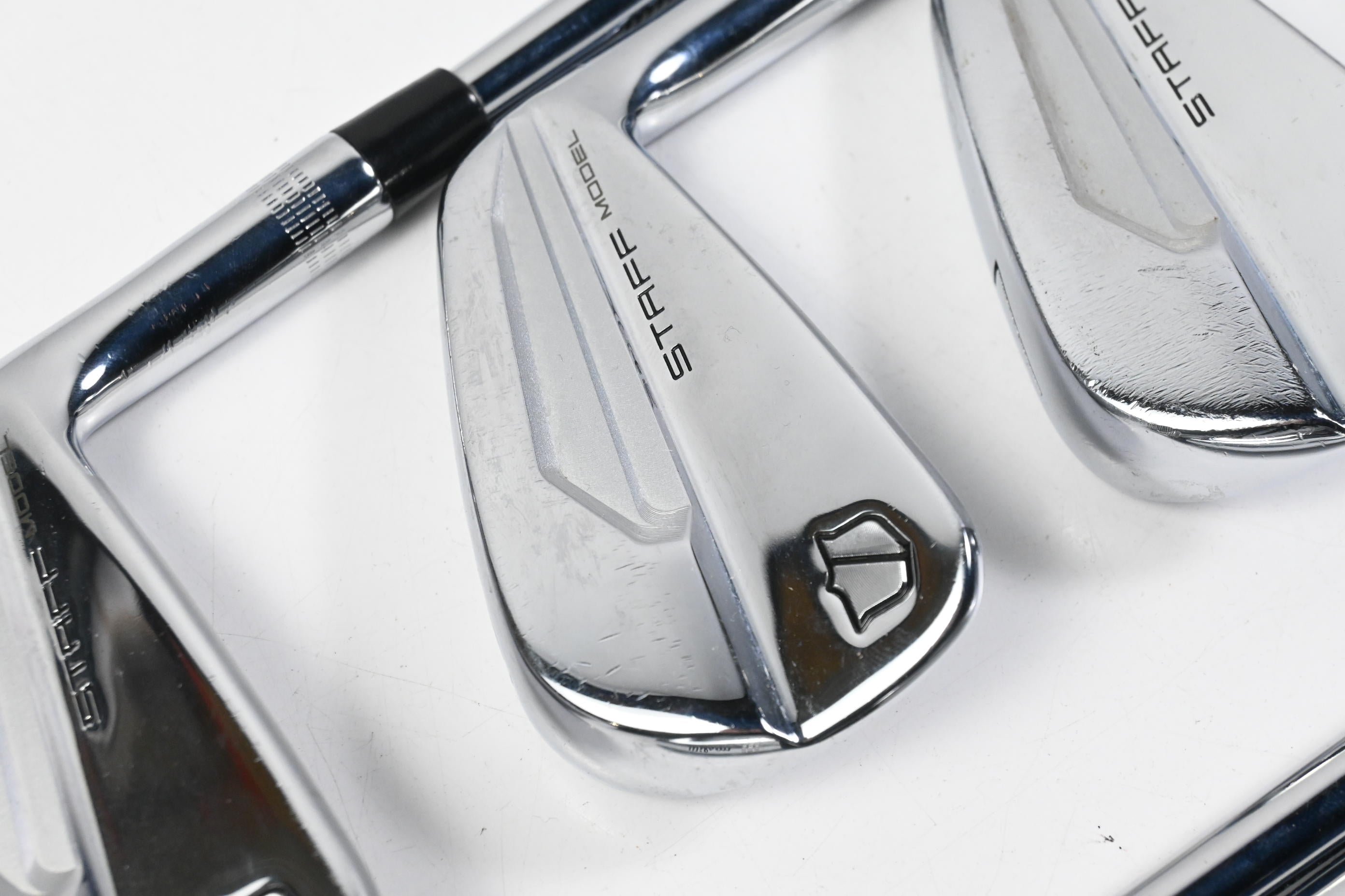 Wilson Staff Model Blade 2024 Irons / 5-PW / Stiff Flex Dynamic Gold S300 120