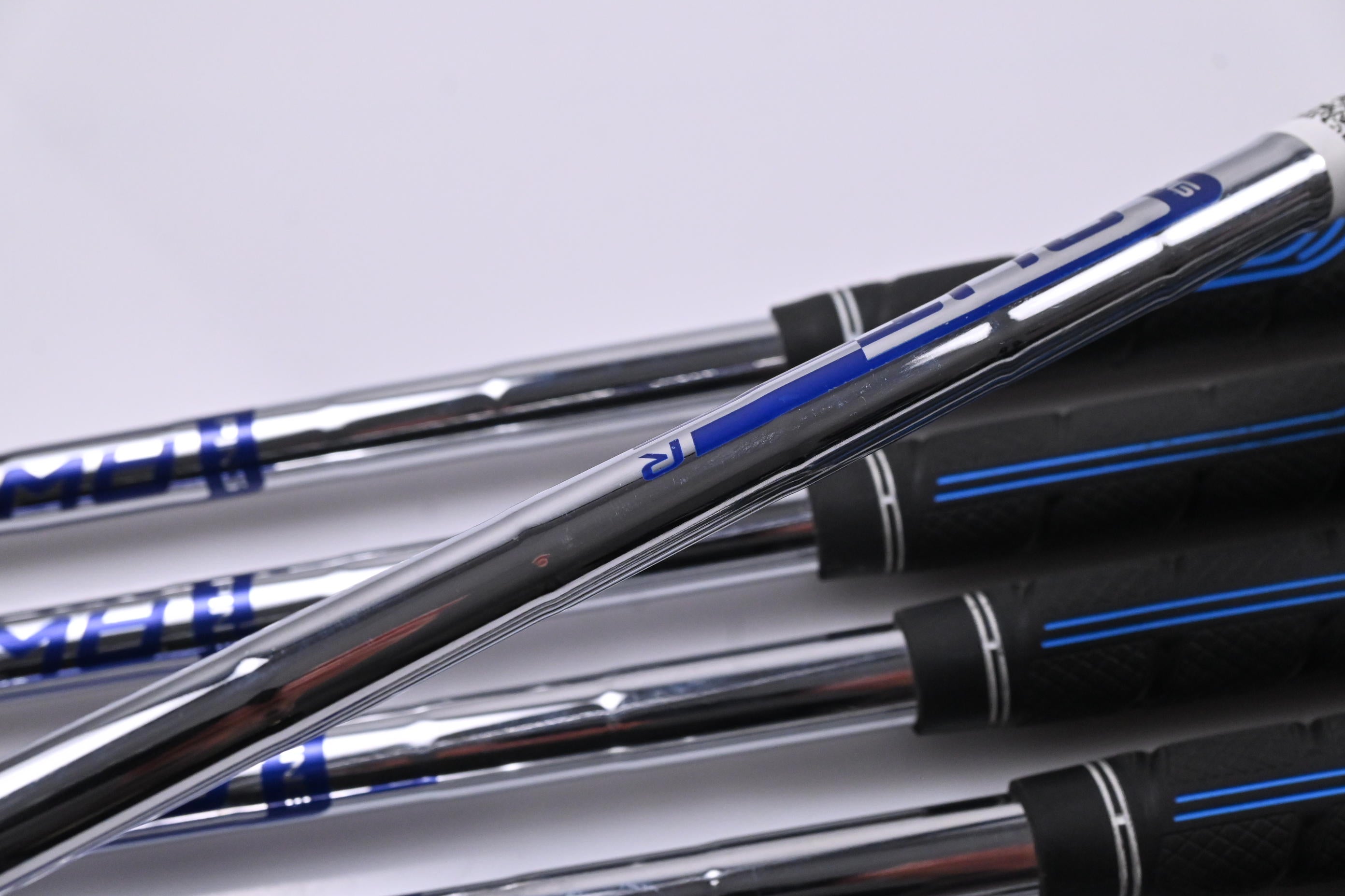 Ping i530 Irons / 5-PW+56 Degree / Black Dot / Regular Flex Ping AWT 2.0 Shafts