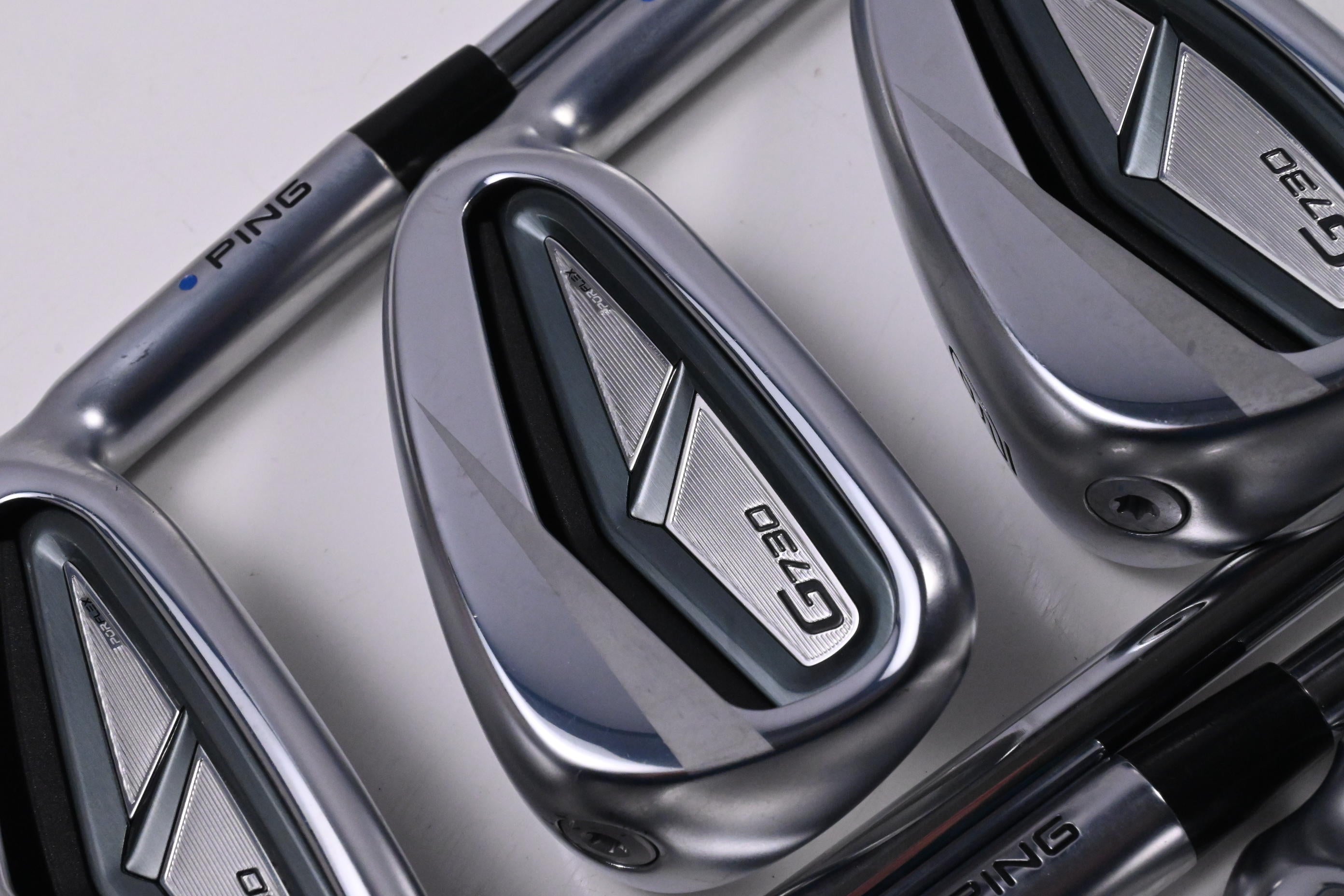 Ping G730 Irons / 7-PW+UW+50°+56° / Blue Dot / Regular Flex Dynamic Gold MID 115