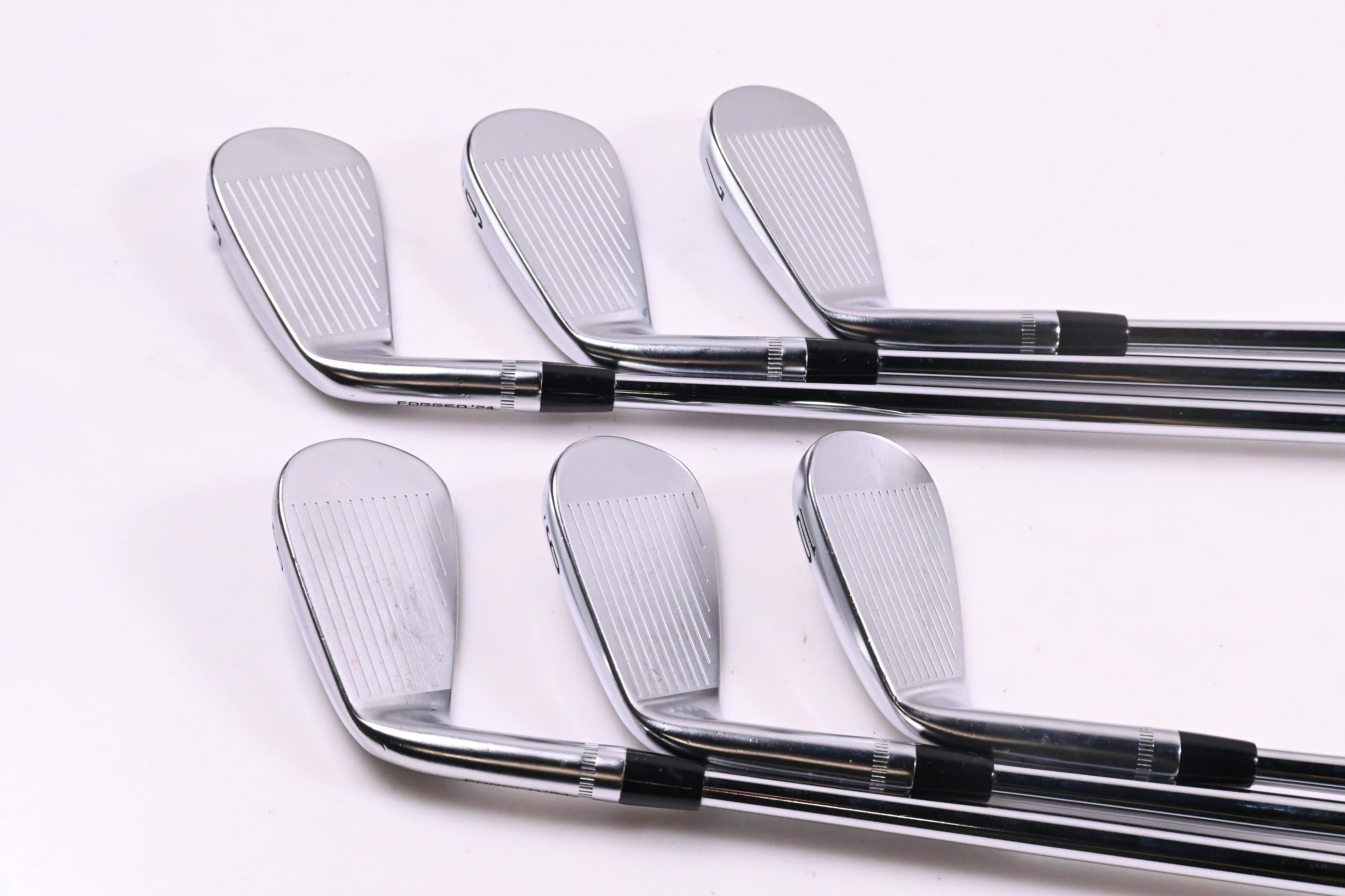 Callaway Apex CB 24 Irons / 5-PW / Regular Flex Dynamic Gold 105 R300 Shafts