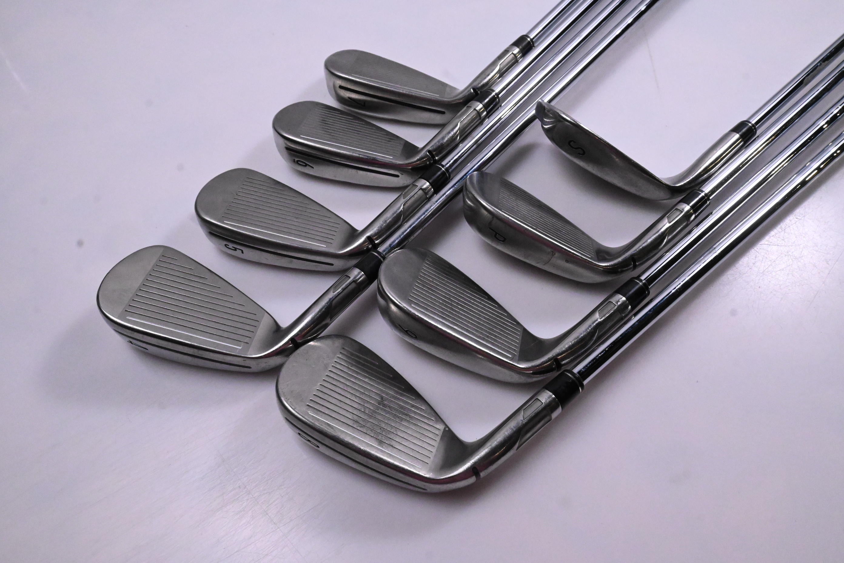 Taylormade SIM2 Max Irons / 4-PW+SW / Stiff Flex KBS MAX MT 85 Shafts