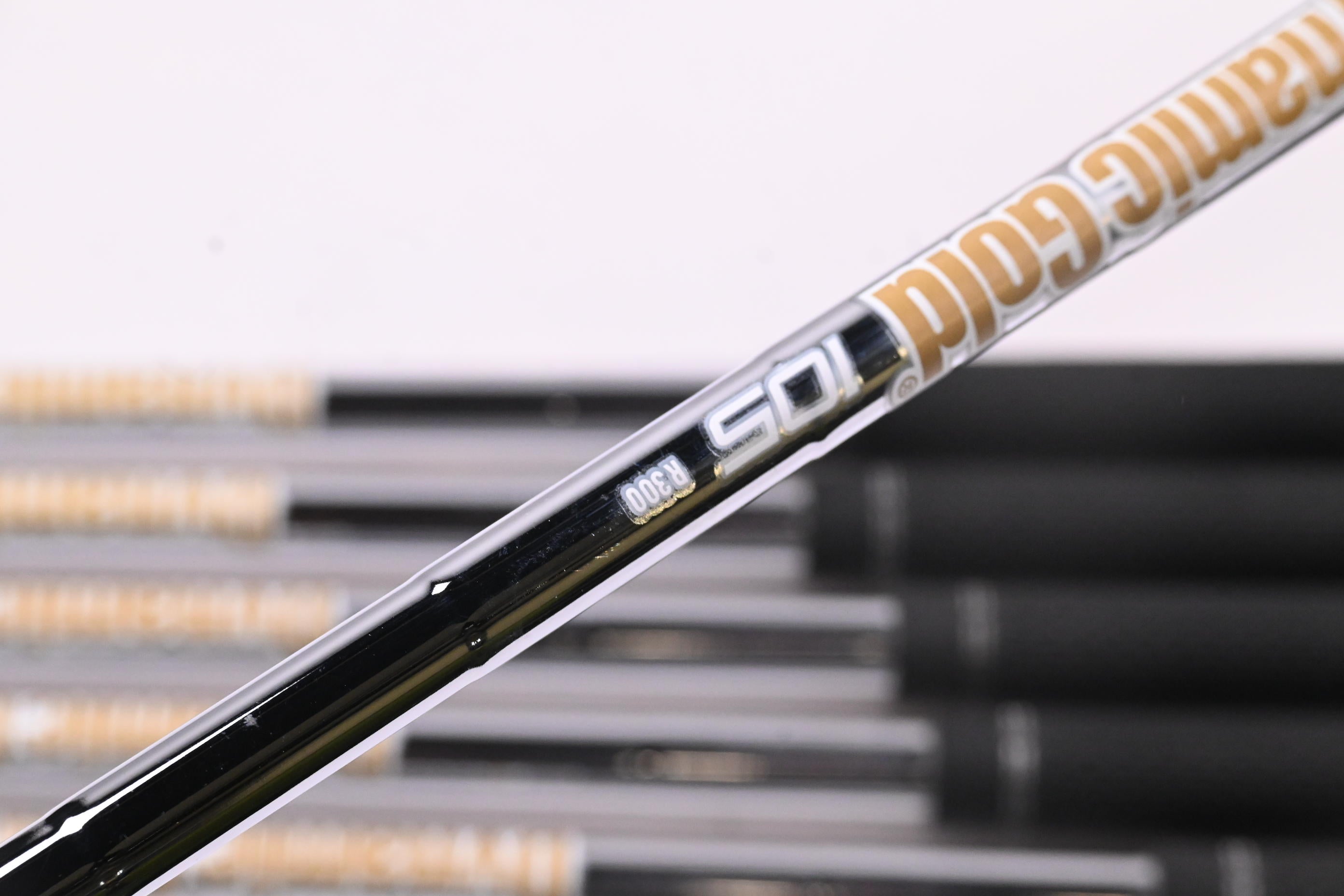 Callaway Apex CB 24 Irons / 5-PW / Regular Flex Dynamic Gold 105 R300 Shafts