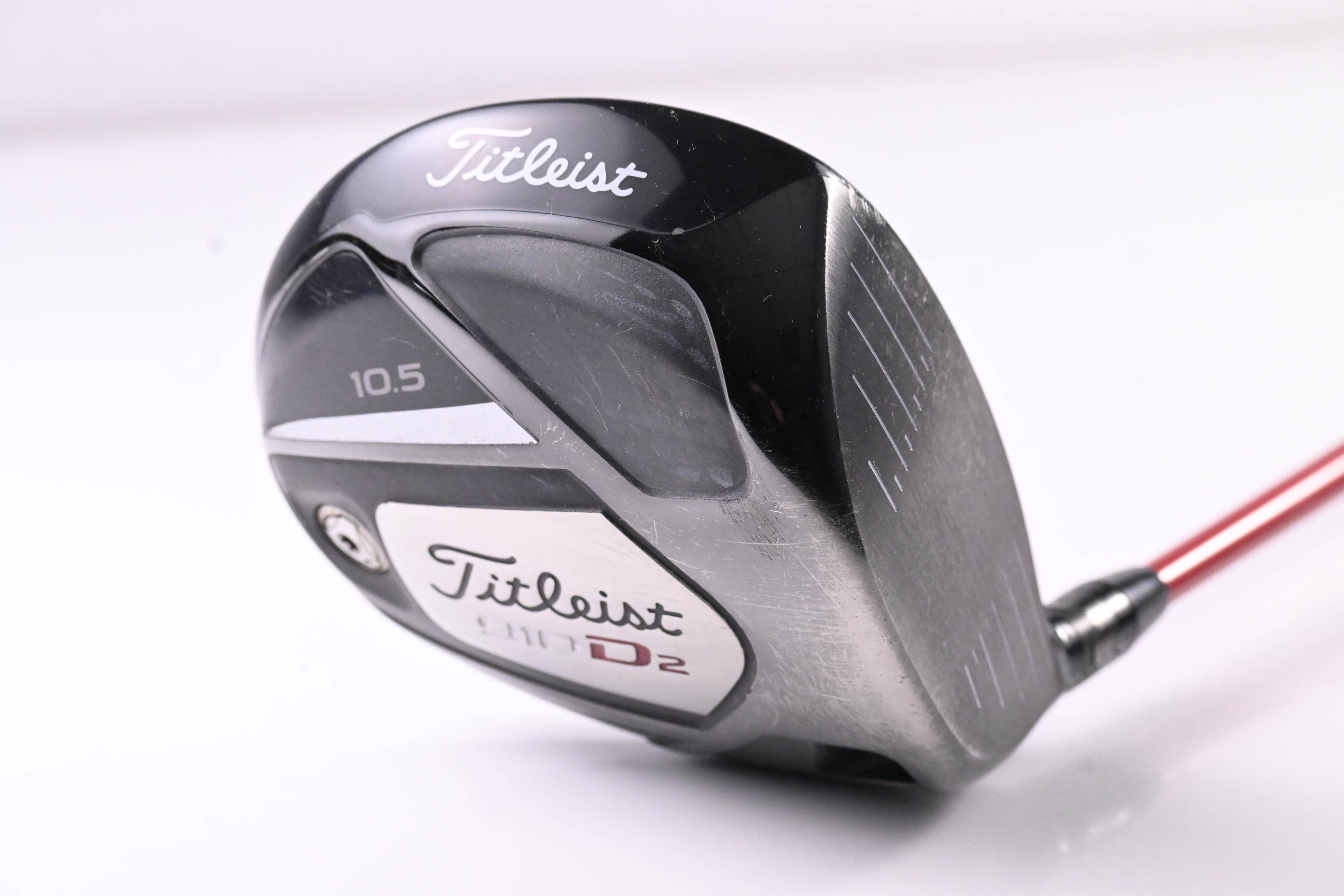 Titleist 910 D2 Driver / 10.5 Degree / Stiff Flex Fujikura Motore F1 65 Shaft