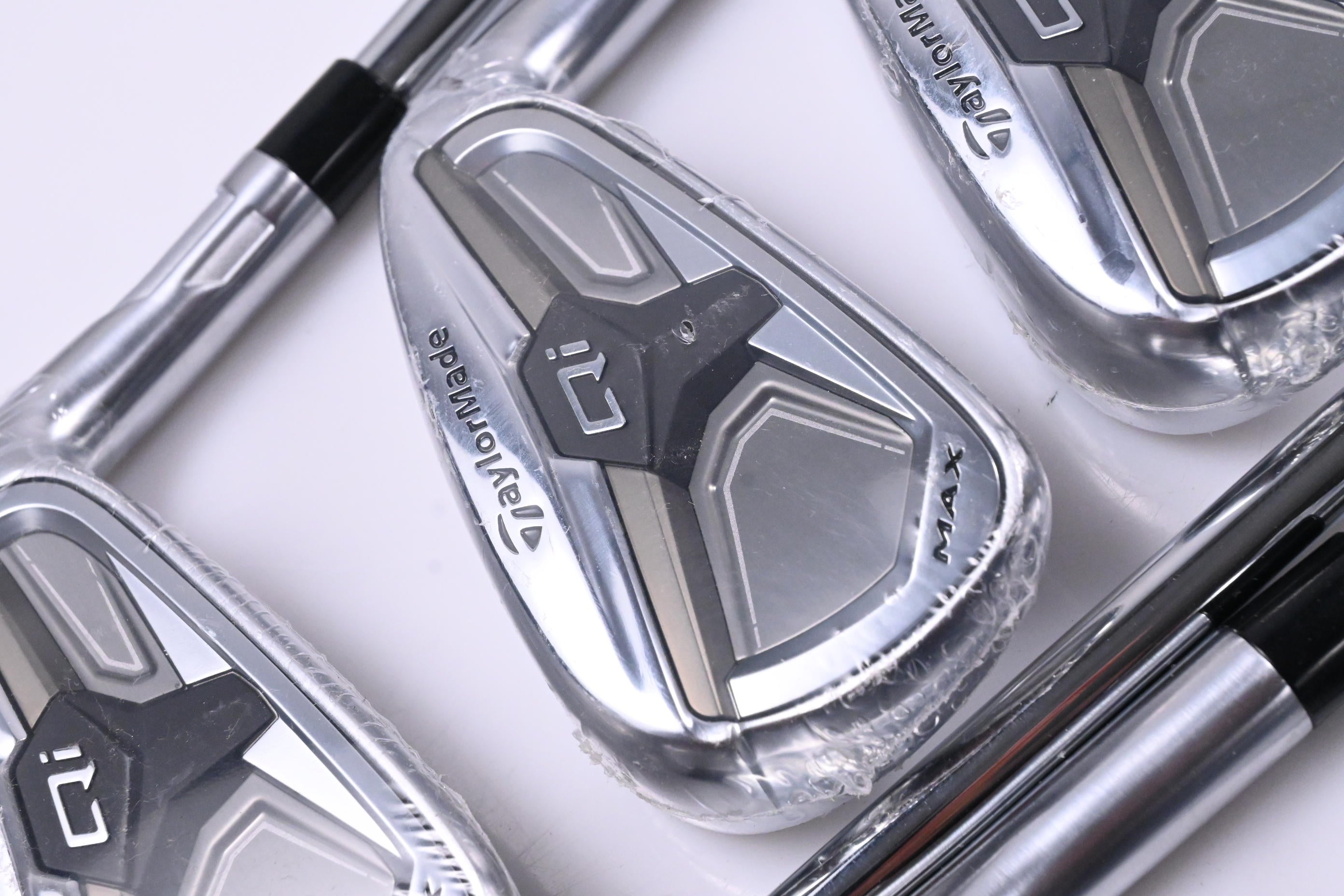 Taylormade Qi Max Irons / 5-PW+SW / Regular Flex KBS MAX MT 85 Shafts
