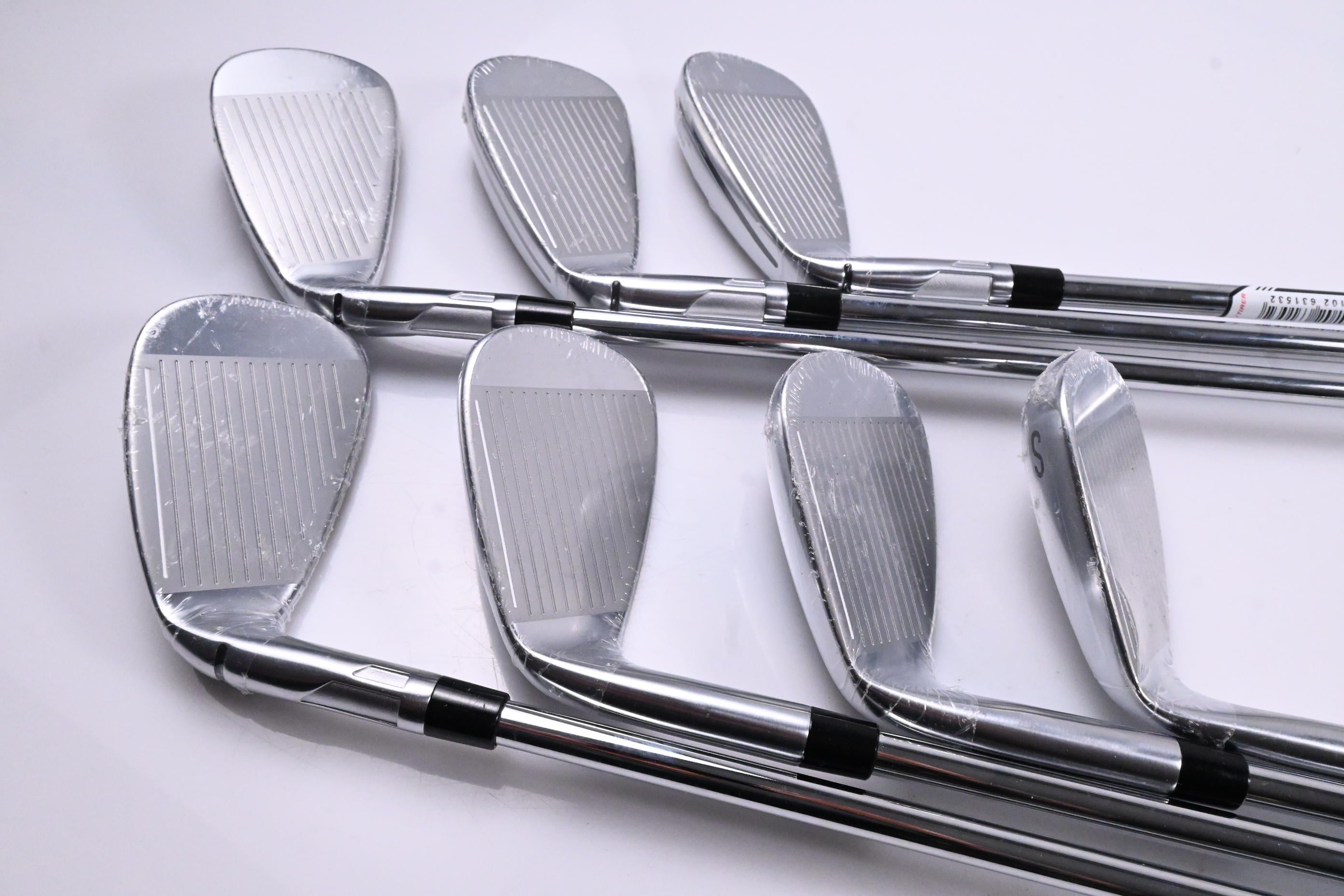 Taylormade Qi Max Irons / 5-PW+SW / Regular Flex KBS MAX MT 85 Shafts