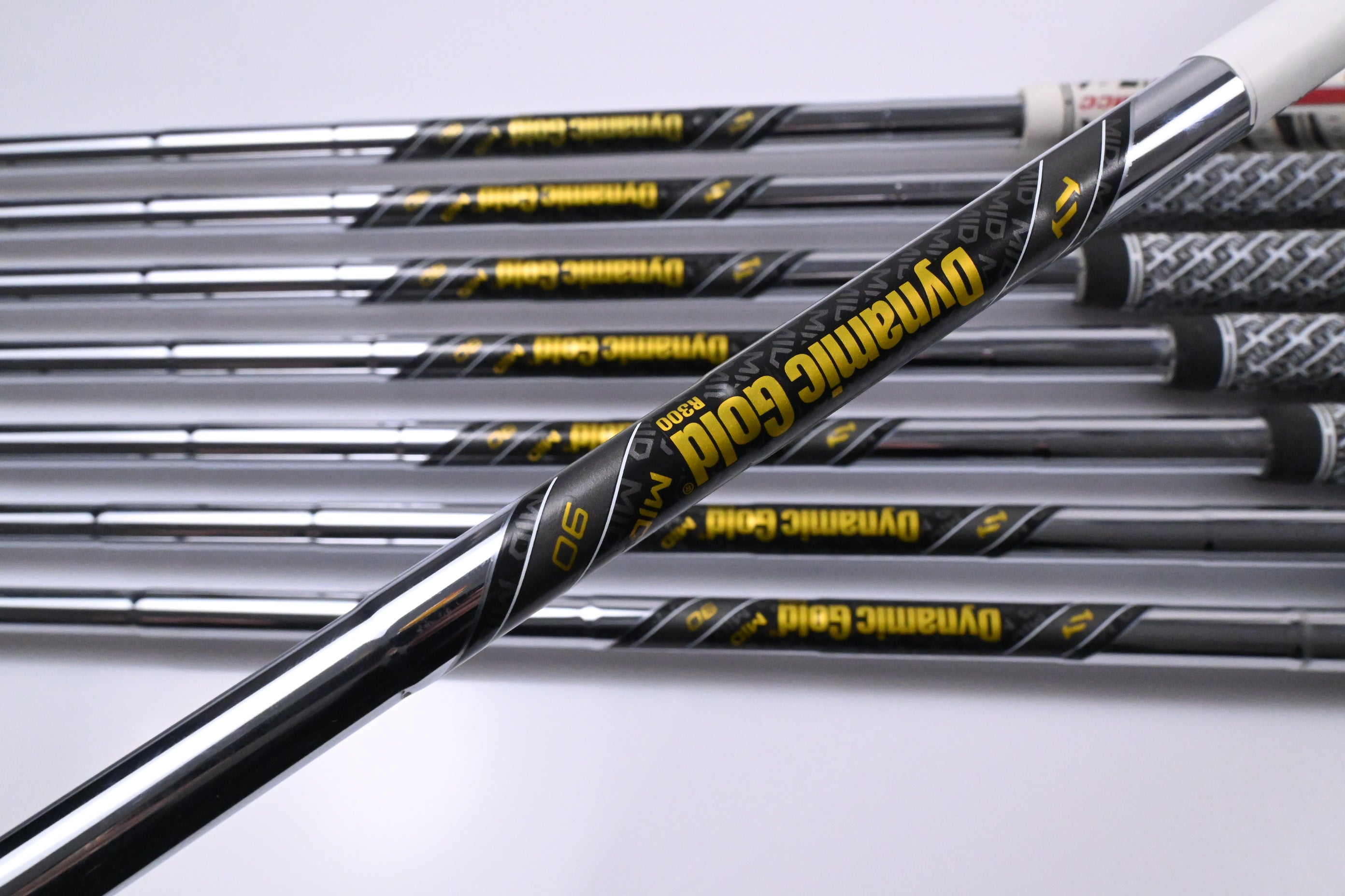 Callaway Elyte Irons / 4-PW+GW / Regular Flex Dynamic Gold Mid 90 R300 Shafts