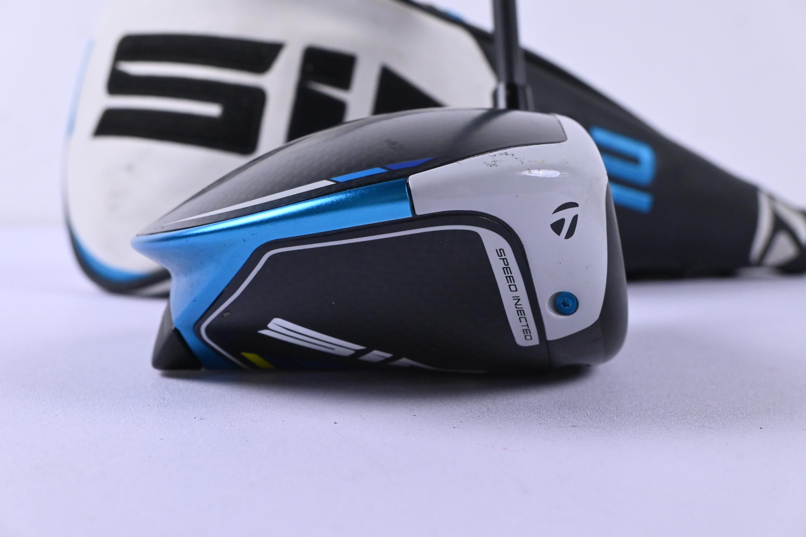 Taylormade SIM2 Max Driver / 9 Degree / Regular Flex Vanquish 5 Shaft
